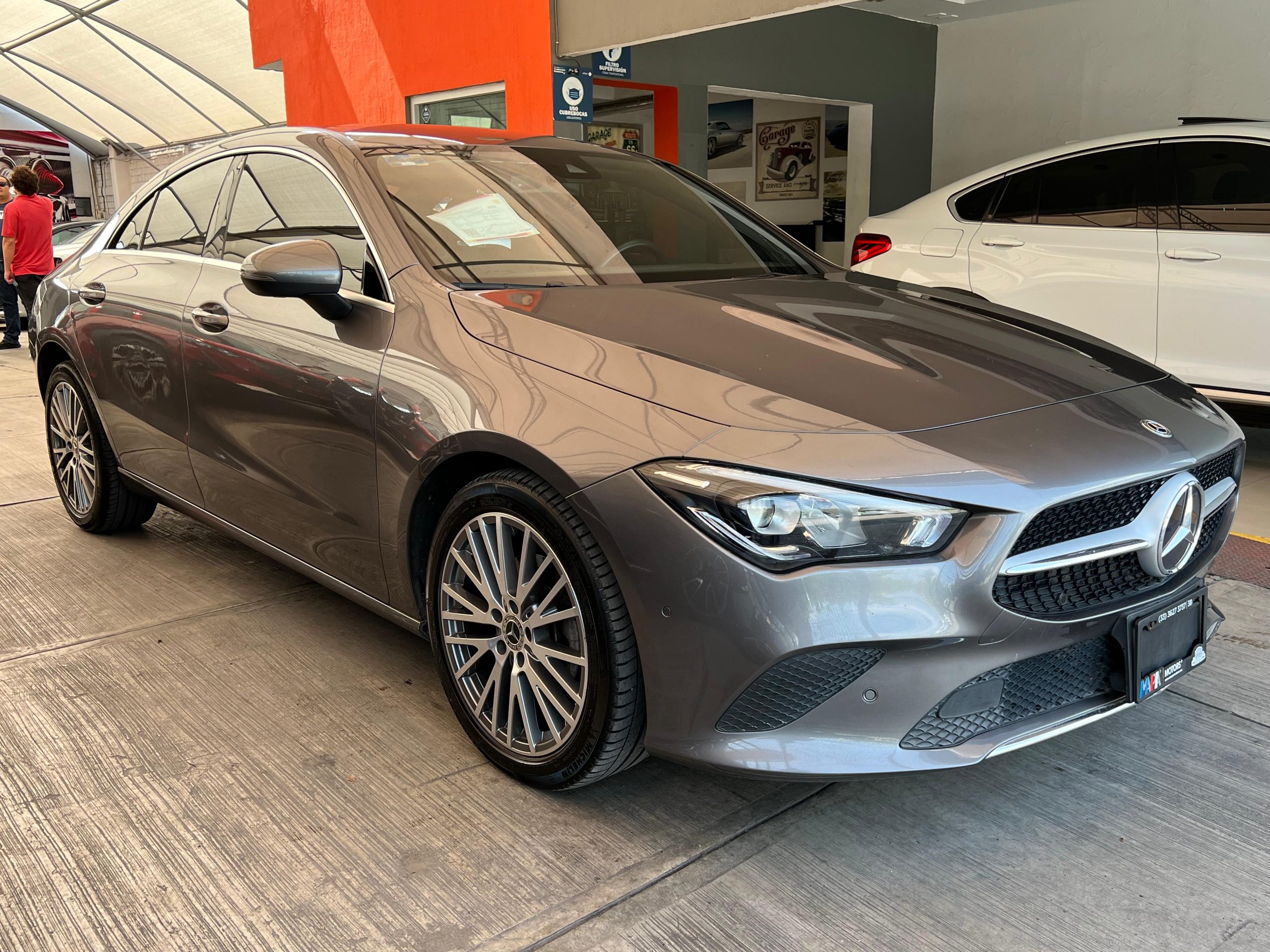 Mercedes-Benz Clase CLA 2022 Progressive Automático Gris