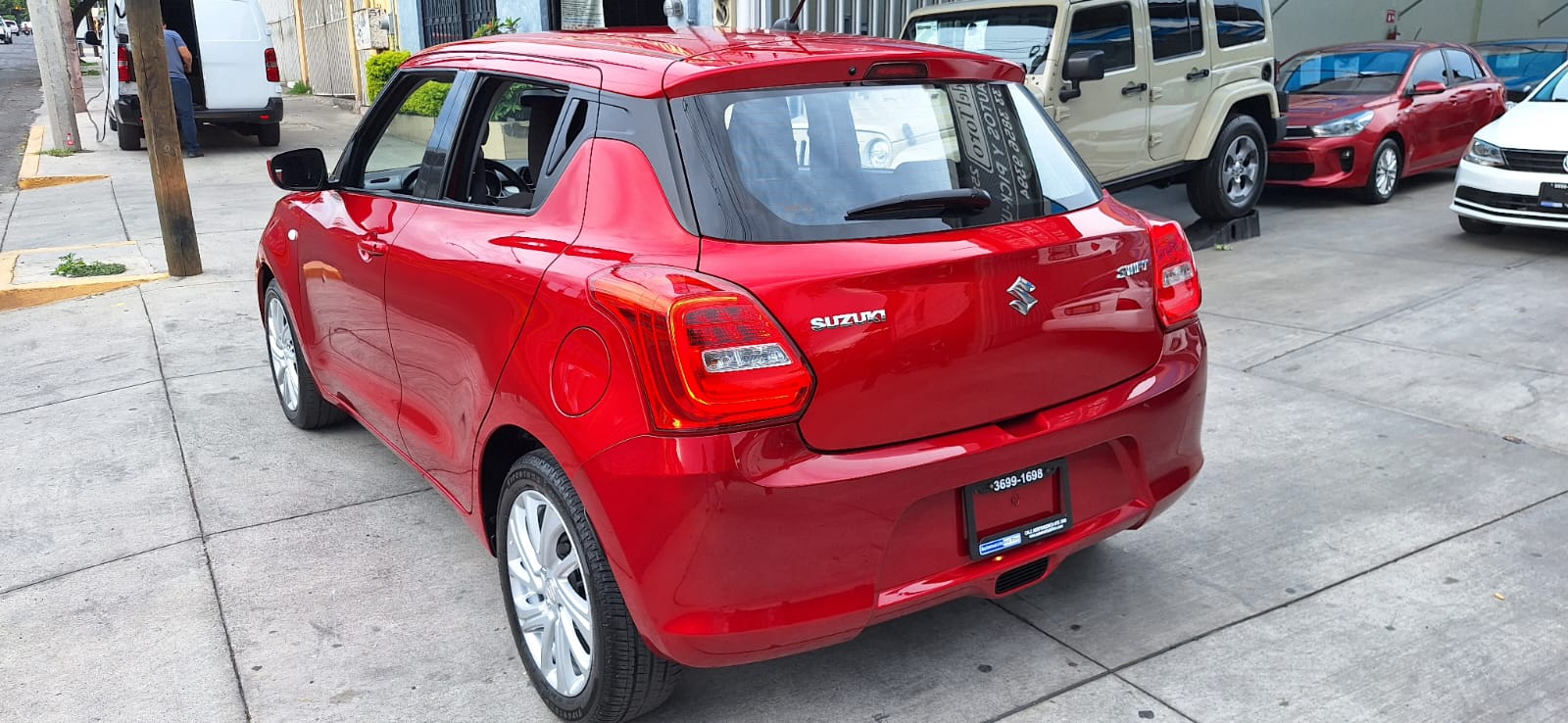 Suzuki Swift 2021 GLX Automático Rojo