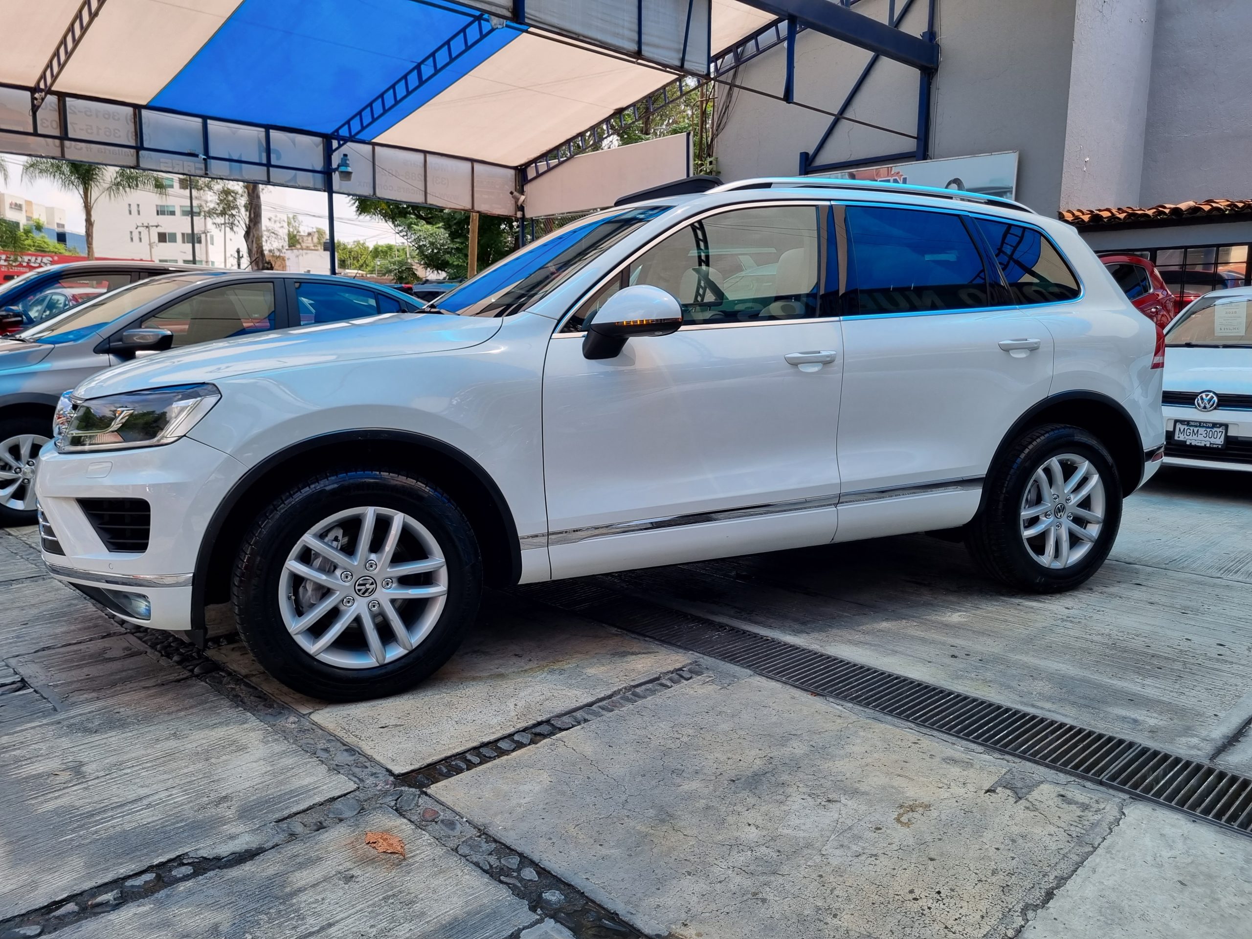 Volkswagen Touareg 2016 V6 GASOLINA Automático Blanco