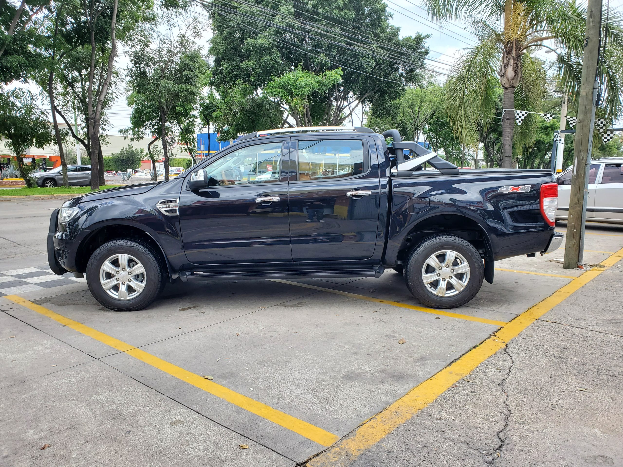 Ford Ranger 2020 XLT Doble Cabina 3.2TD Automático Negro