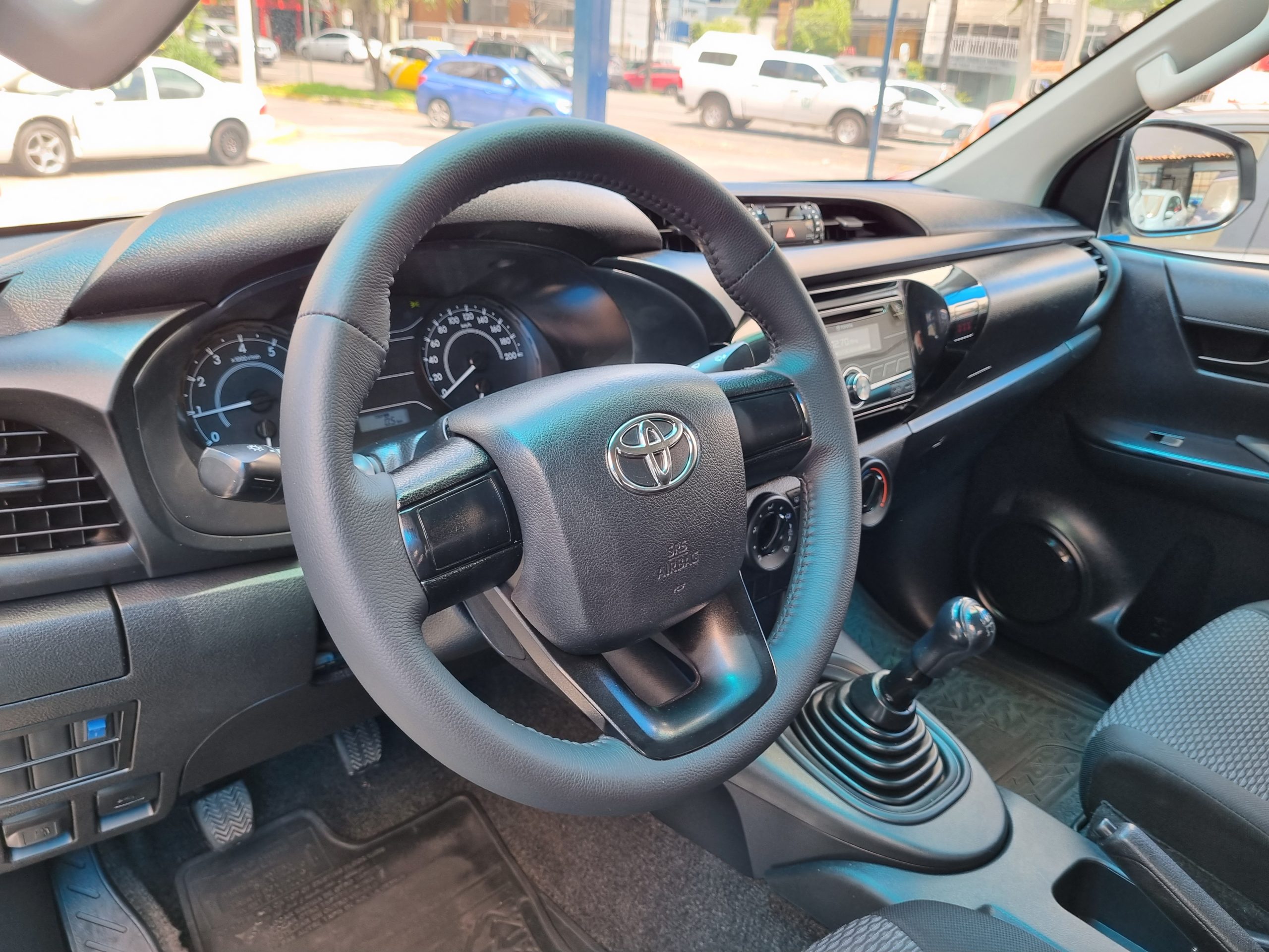 Toyota Hilux 2020 HILUX SR DOBLE CABINA Manual Blanco