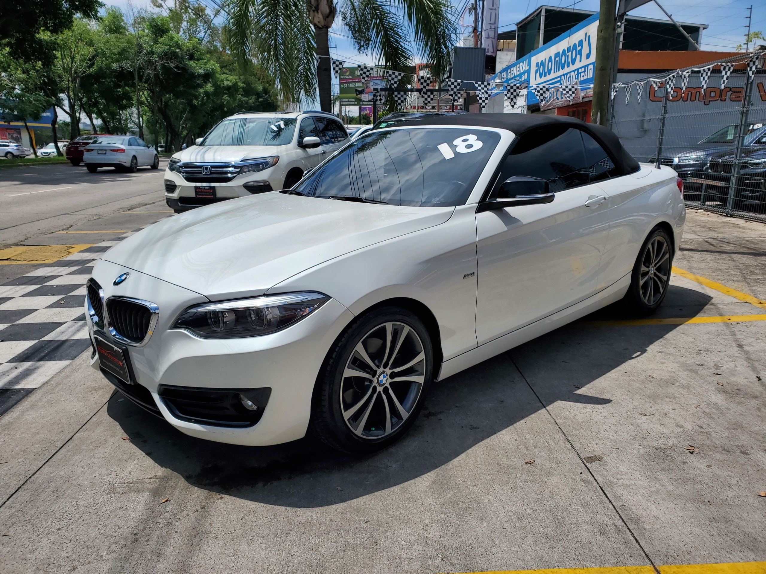 BMW Serie 2 2018 220i Sport Line Cabrio Automático Blanco