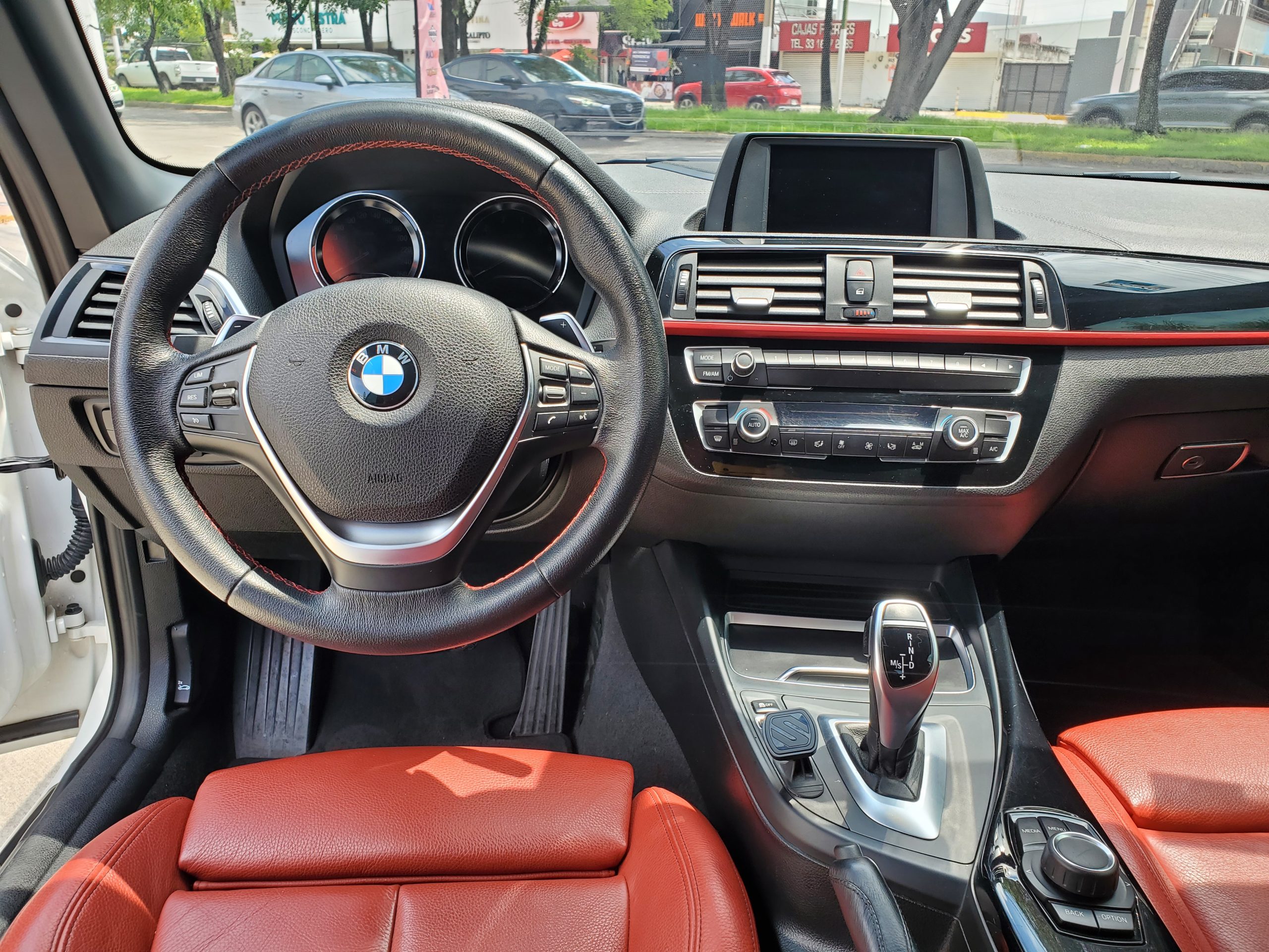 BMW Serie 2 2018 220i Sport Line Cabrio Automático Blanco