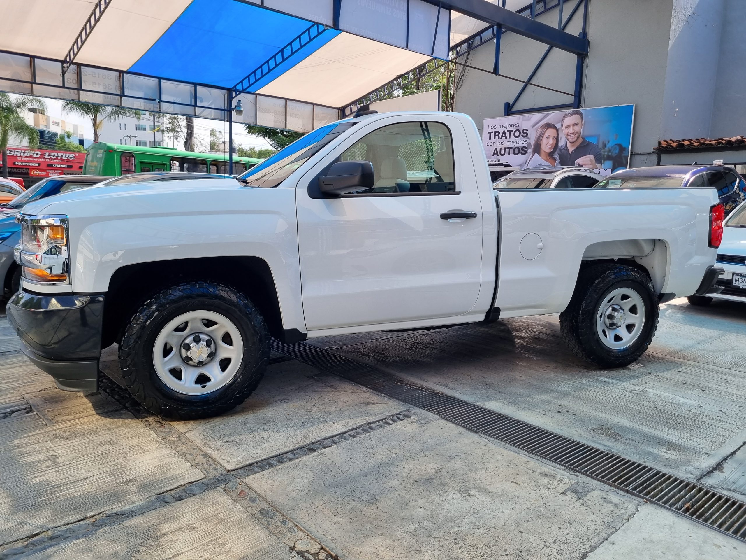 Chevrolet Silverado 2018 SILVERADO 1500 TA Automático Blanco