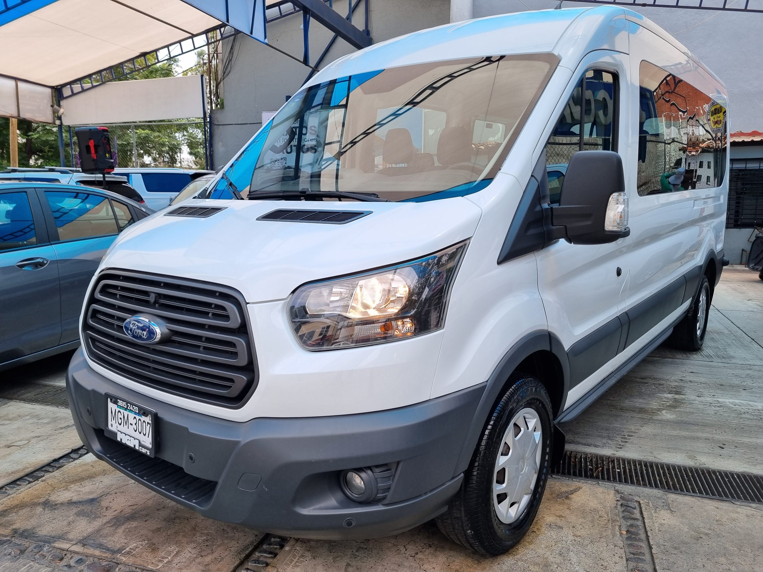 Ford Transit 2019 VAN 15 PASAJEROS DIESEL Manual Blanco