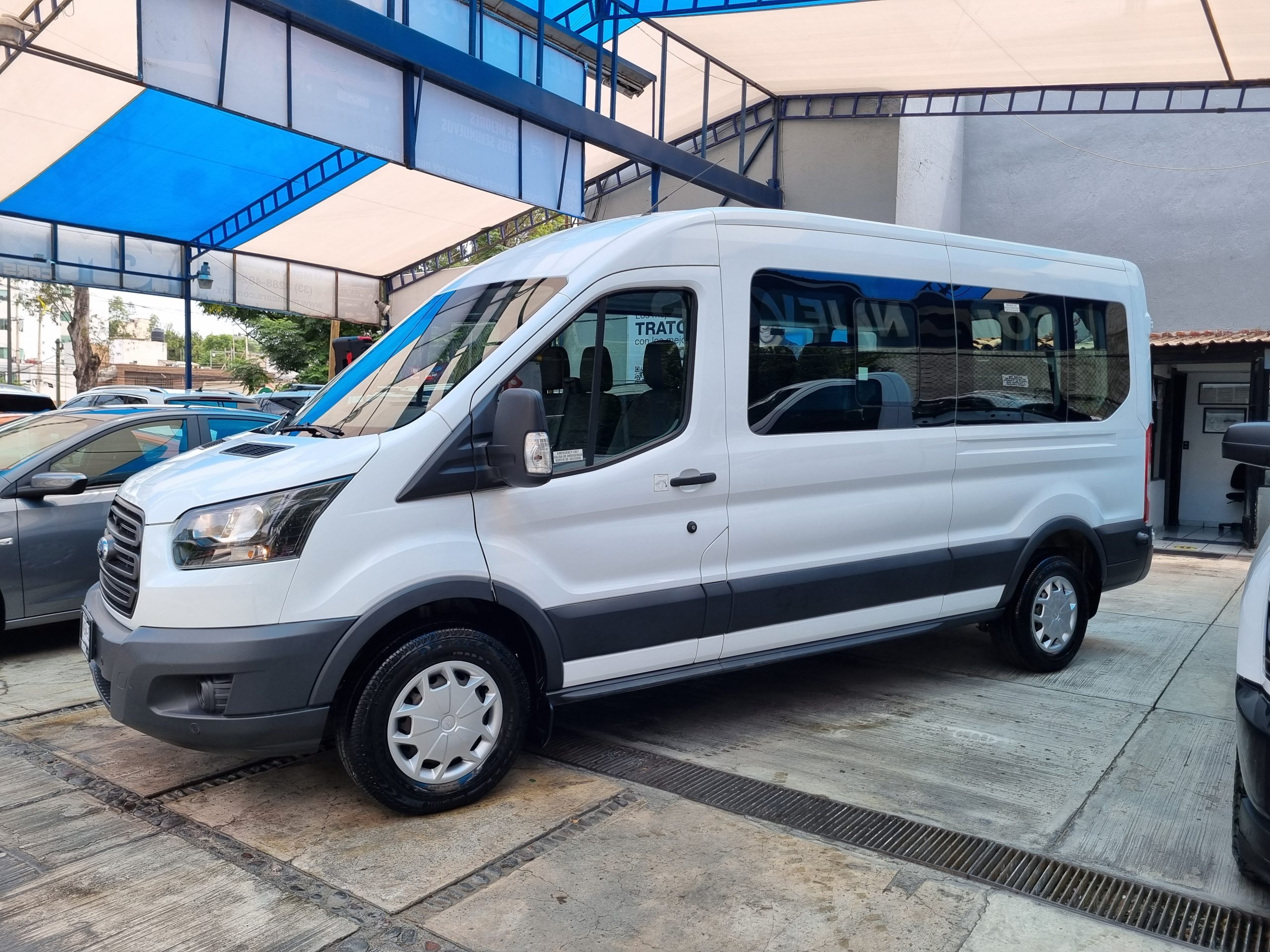 Ford Transit 2019 VAN 15 PASAJEROS DIESEL Manual Blanco