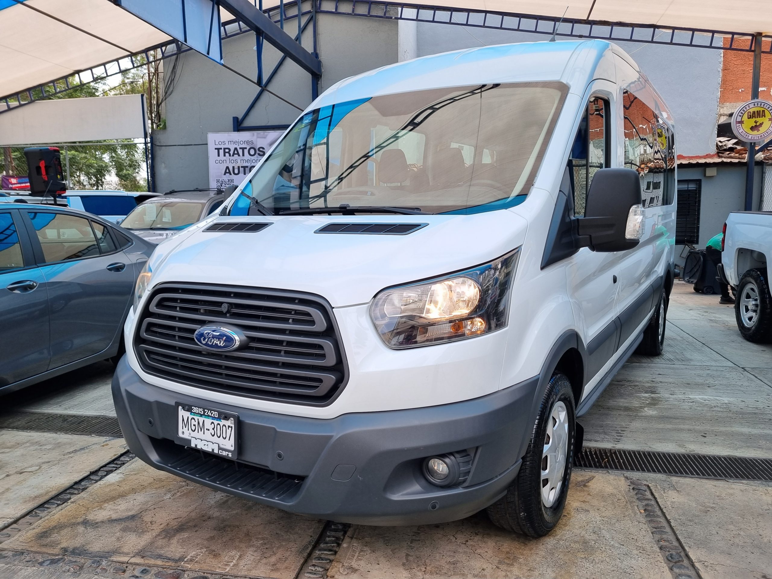 Ford Transit 2019 VAN 15 PASAJEROS DIESEL Manual Blanco