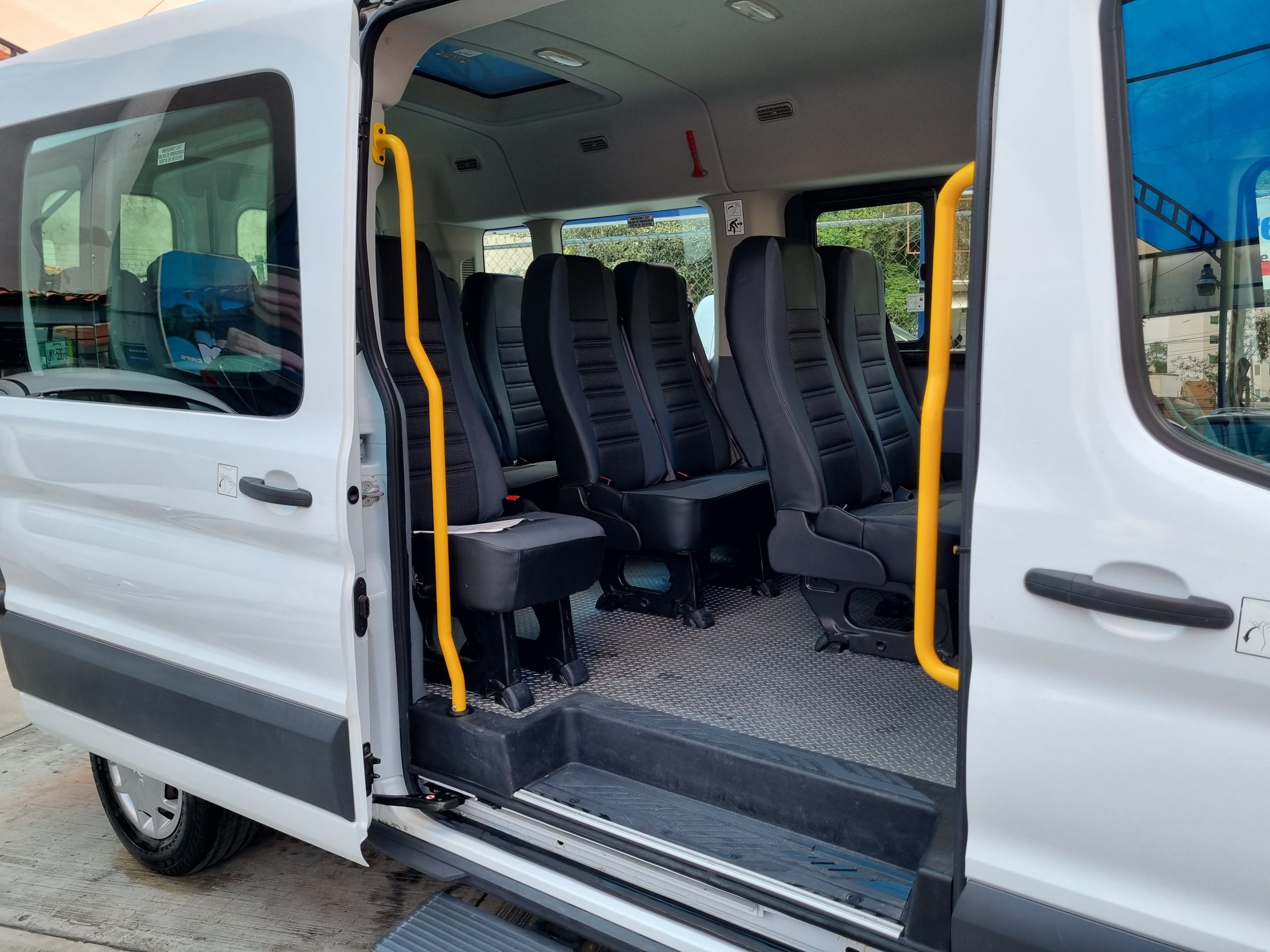 Ford Transit 2019 VAN 15 PASAJEROS DIESEL Manual Blanco