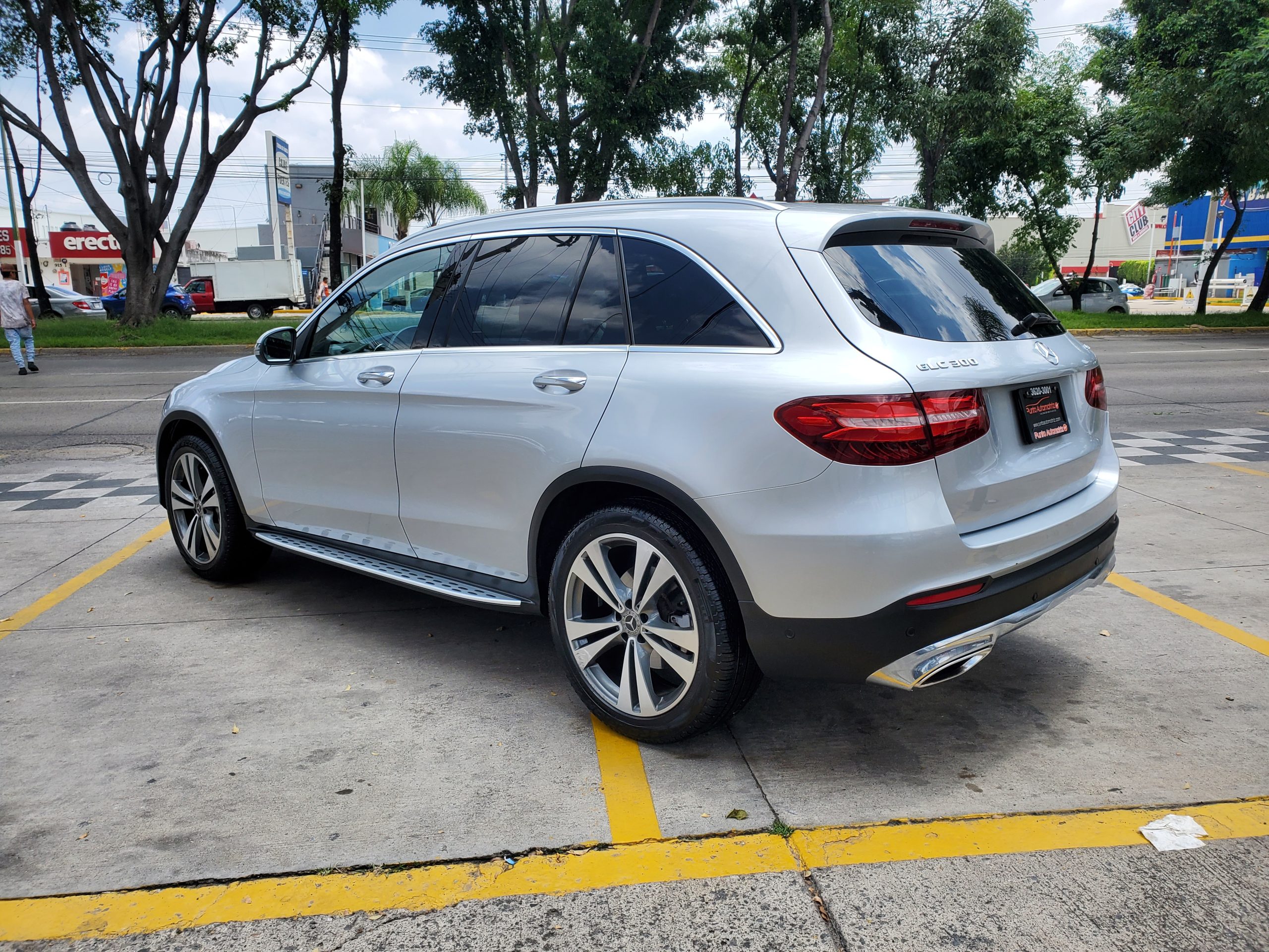 Mercedes-Benz Clase GLC 2018 GLC300 Sport Automático Plata