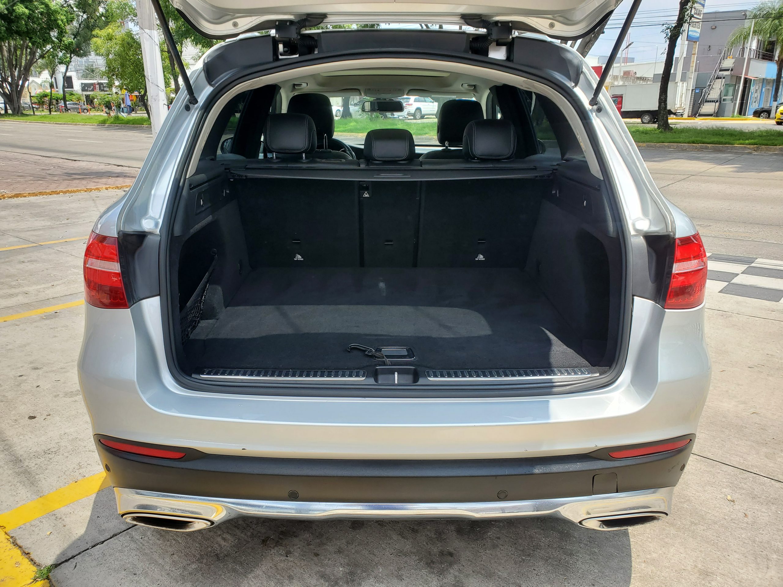 Mercedes-Benz Clase GLC 2018 GLC300 Sport Automático Plata