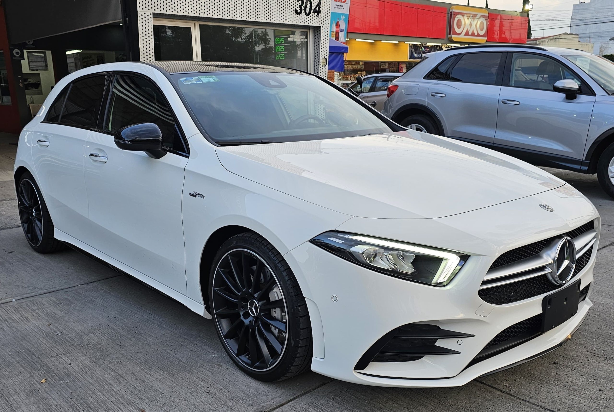 Mercedes-Benz Clase A 2022 35 AMG Automático Blanco