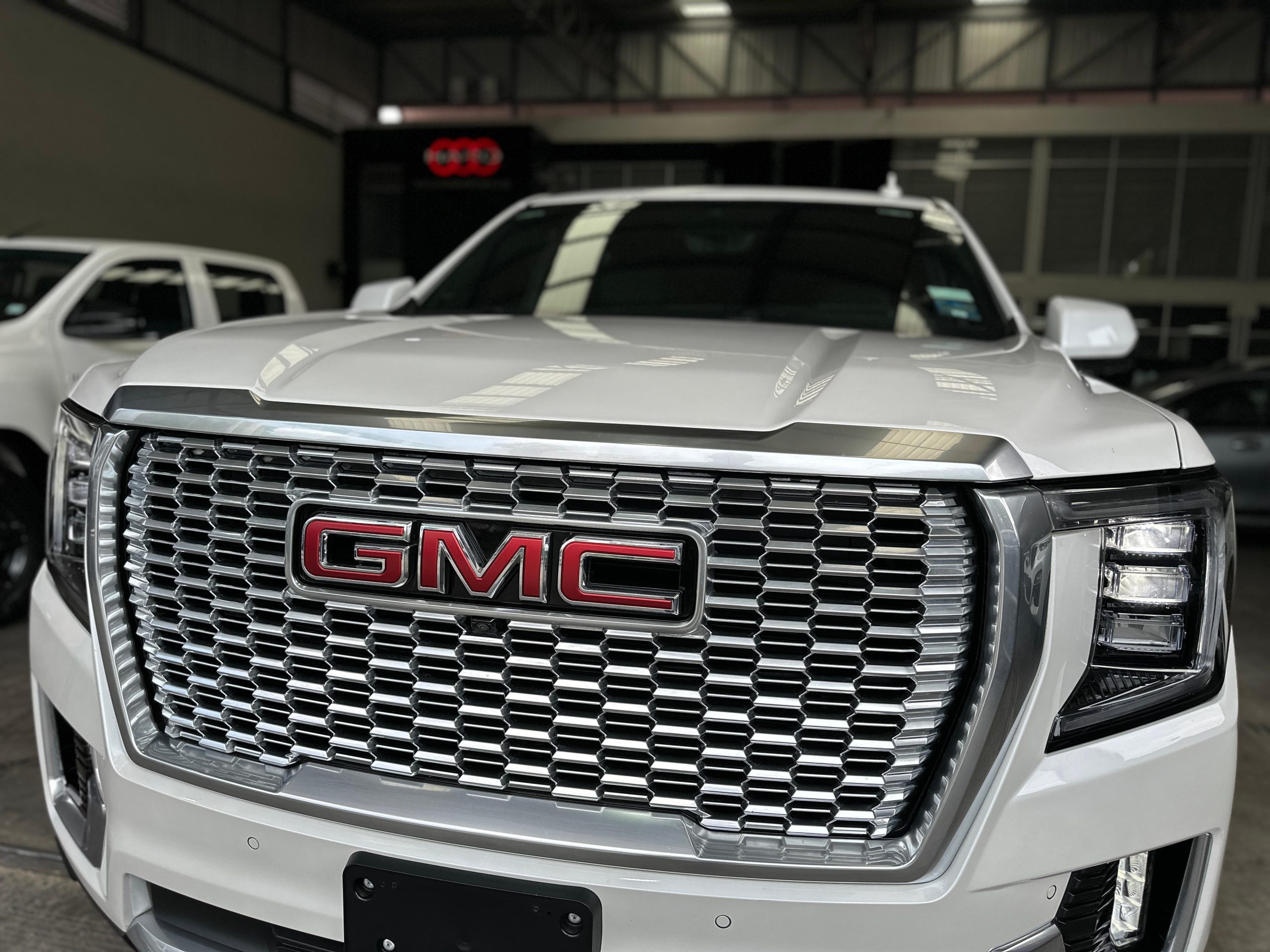 GMC Yukon 2023 DENALI XL Automático Blanco