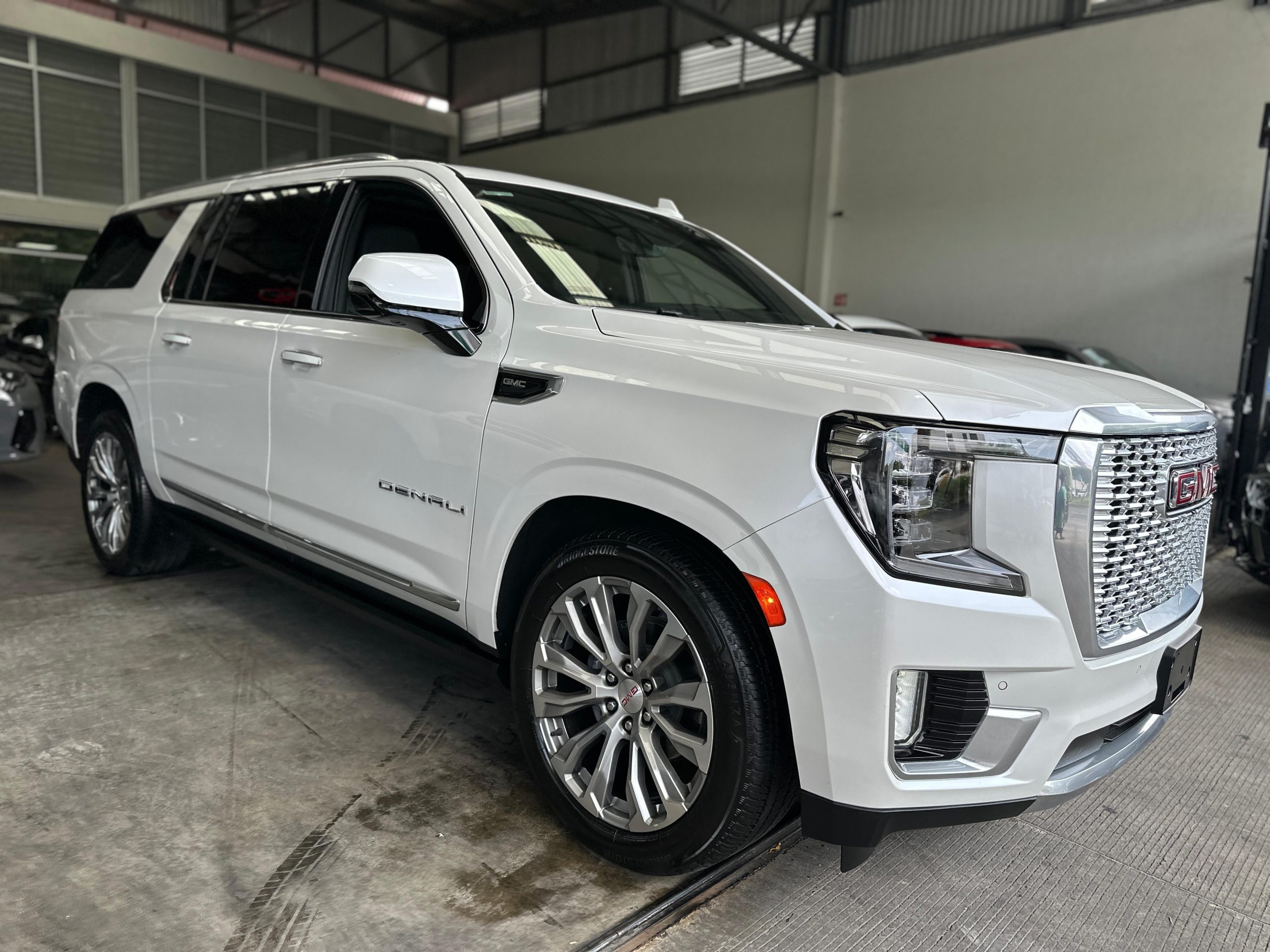 GMC Yukon 2023 DENALI XL Automático Blanco