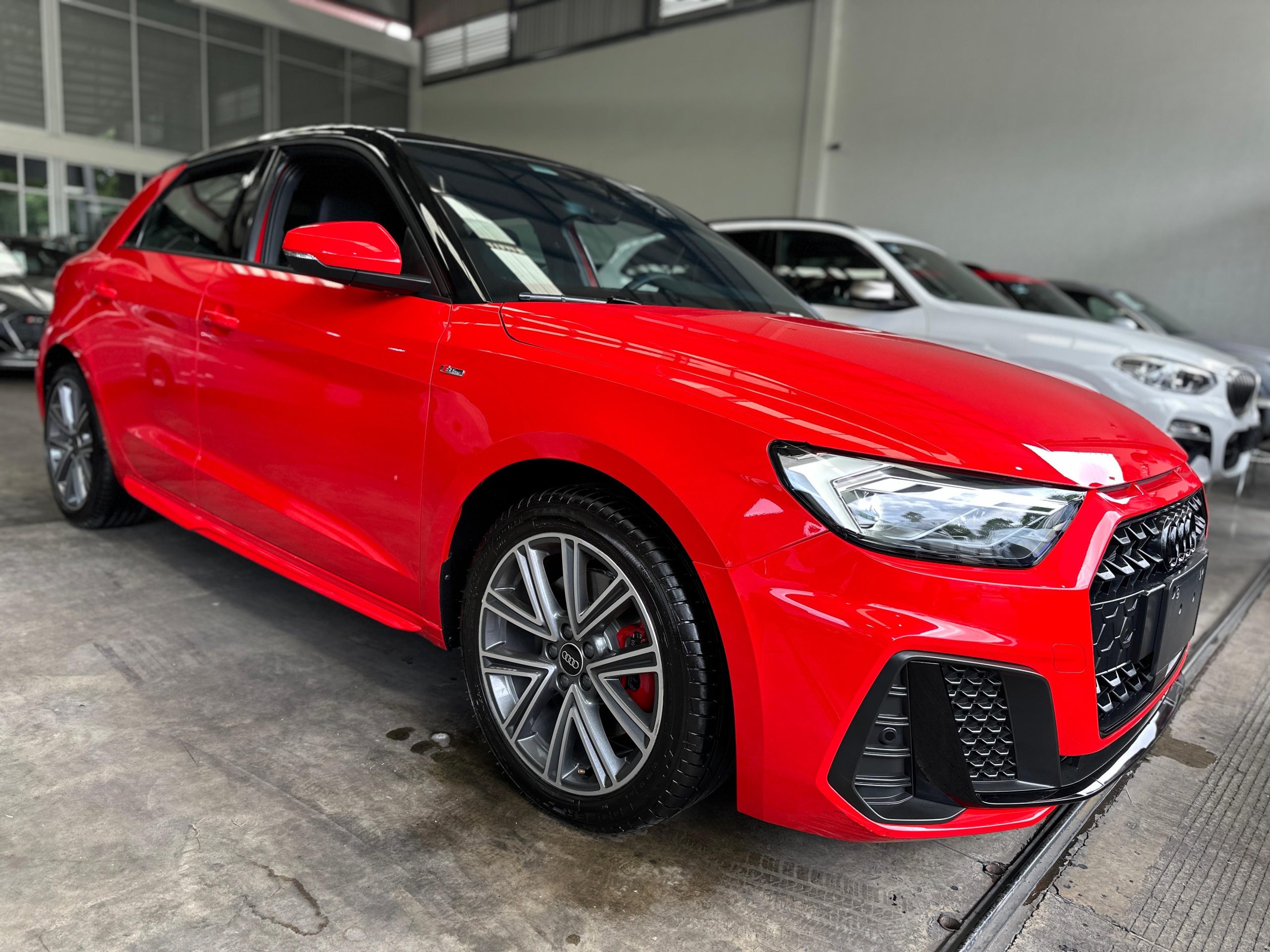 Audi A1 2023 A1 S-LINE Automático Rojo