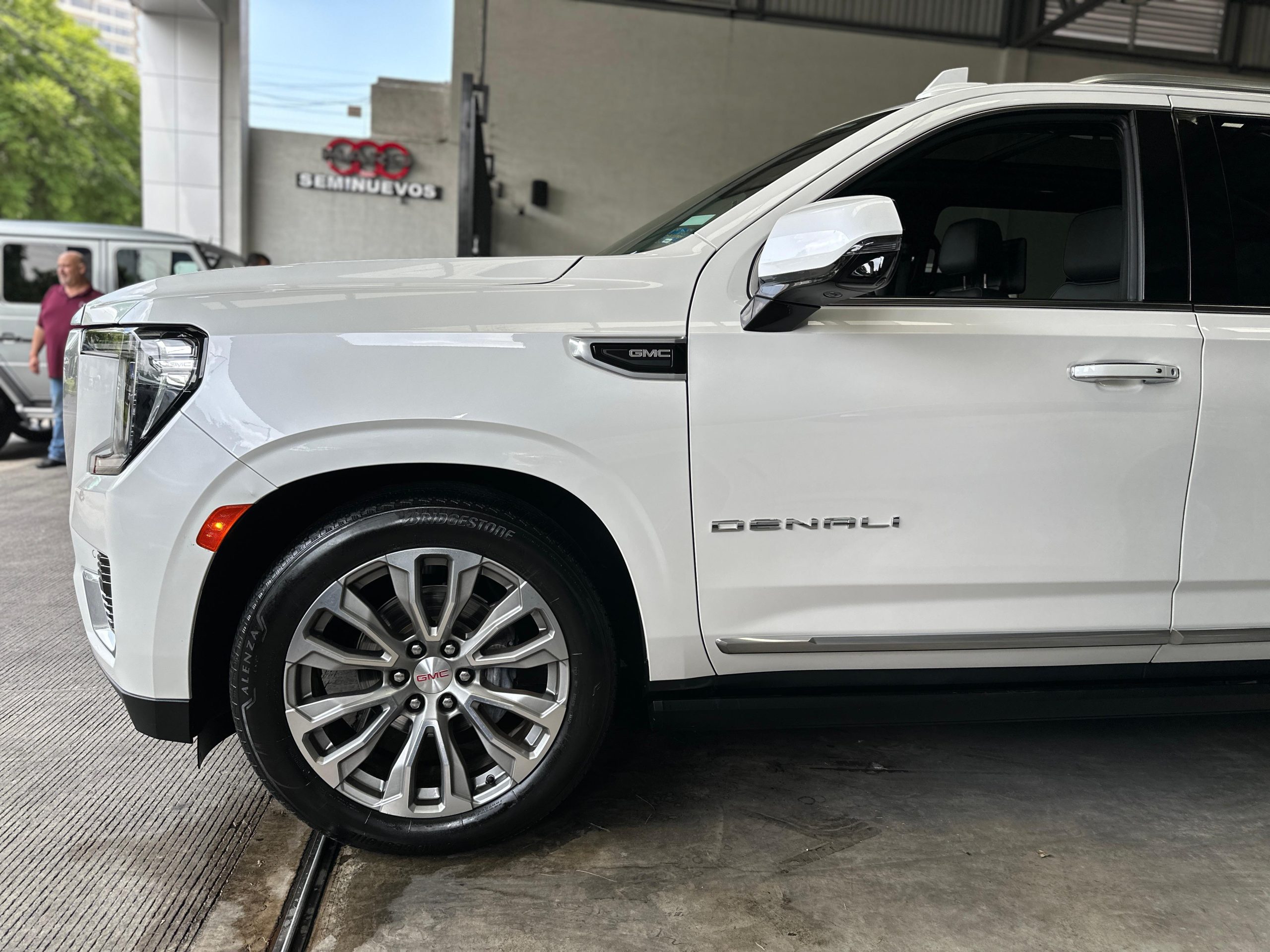 GMC Yukon 2023 DENALI XL Automático Blanco