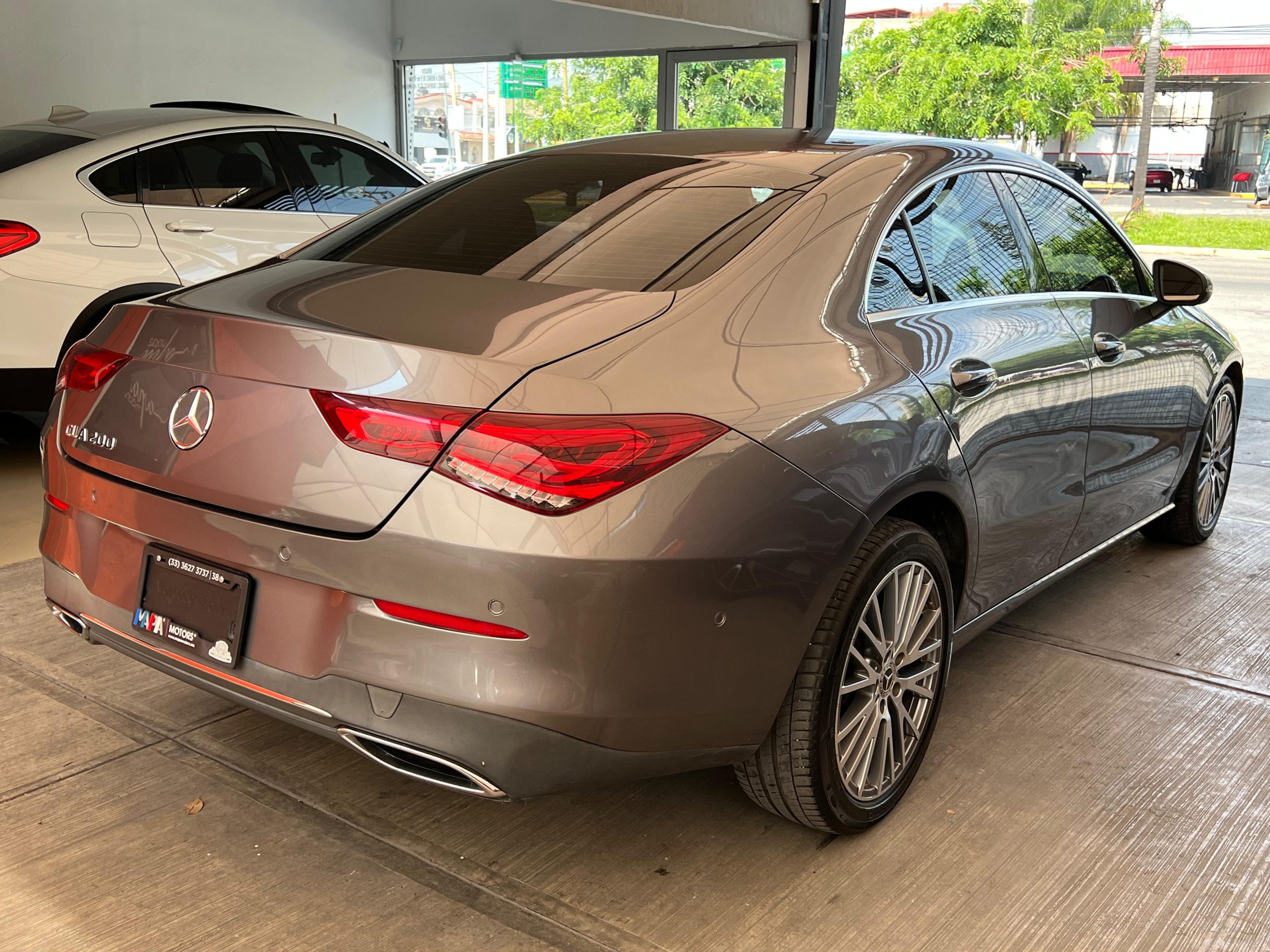 Mercedes-Benz Clase CLA 2022 Progressive Automático Gris