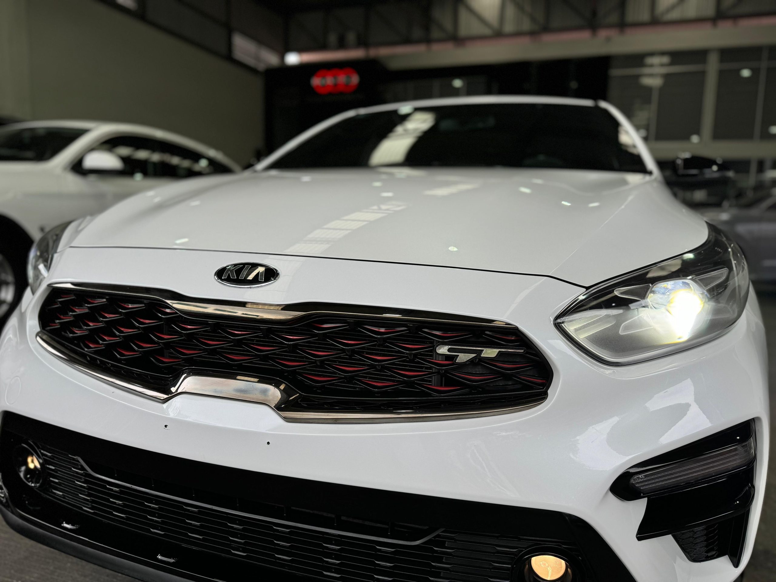 Kia Forte 2021 GT 1.6 T Automático Blanco