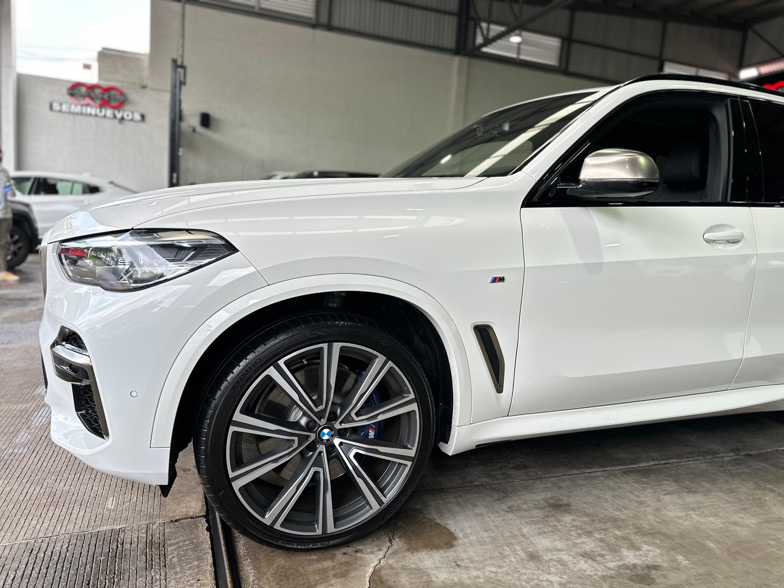 BMW X5 2023 X5 M 50I Automático Blanco