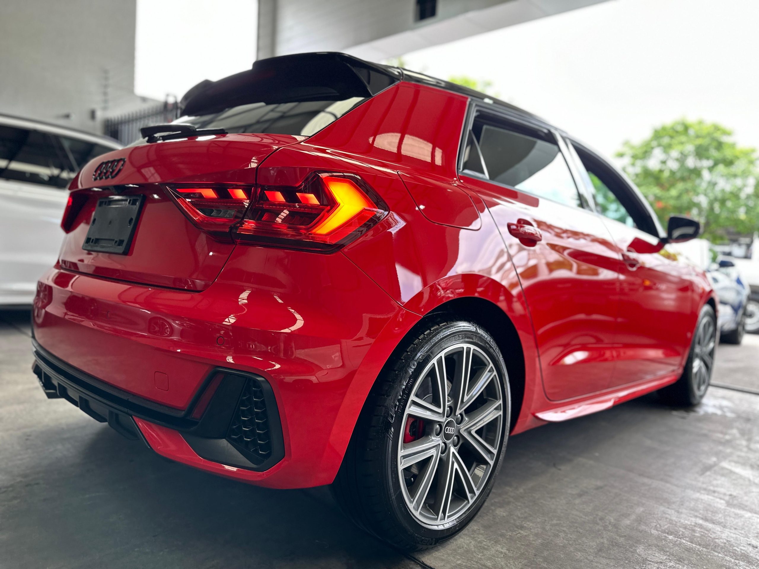 Audi A1 2023 A1 S-LINE Automático Rojo