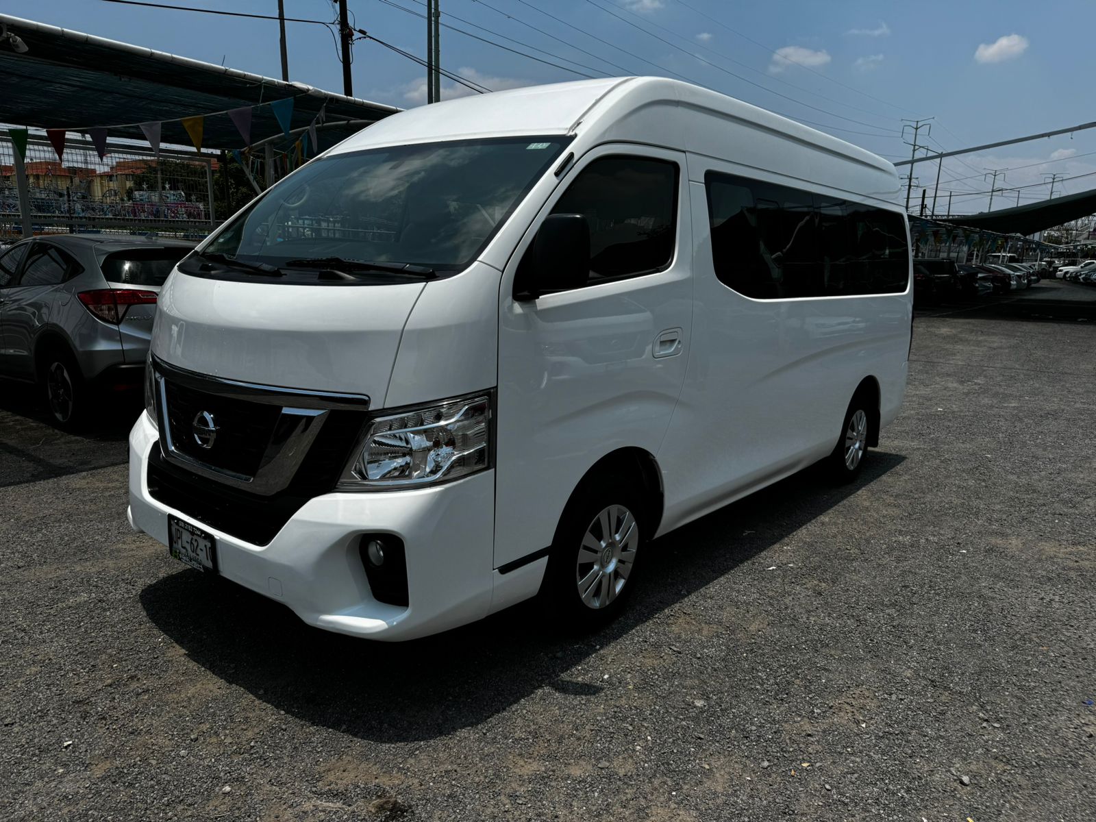 Nissan Urvan 2018 NV 350 15 PASAJEROS Manual Blanco