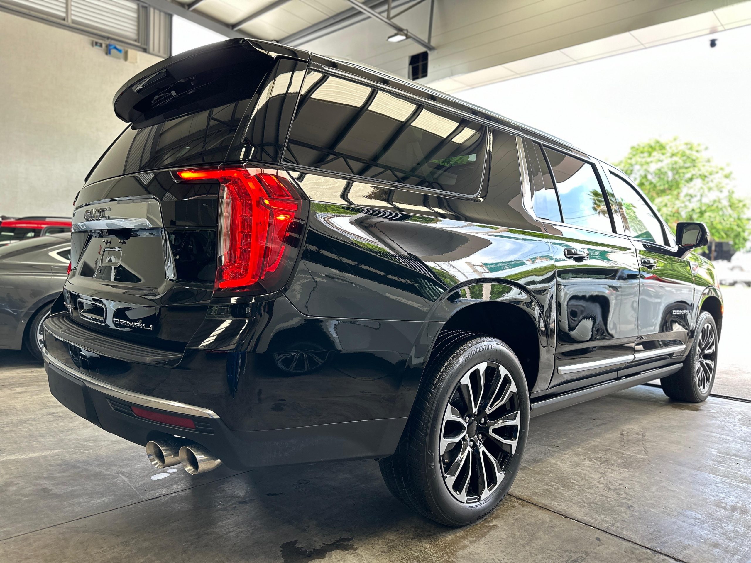 GMC Yukon 2021 LX Automático Negro