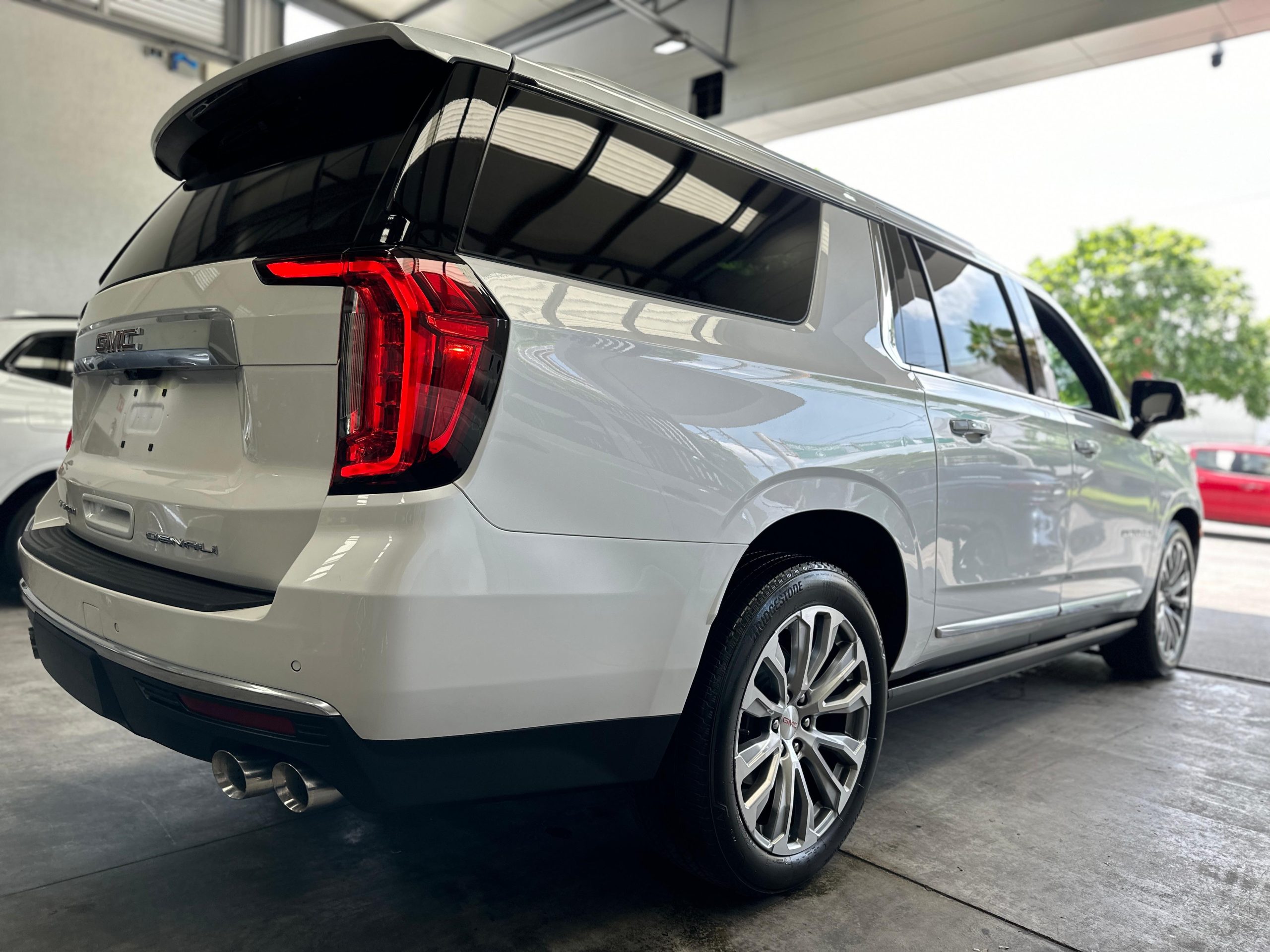 GMC Yukon 2023 DENALI XL Automático Blanco