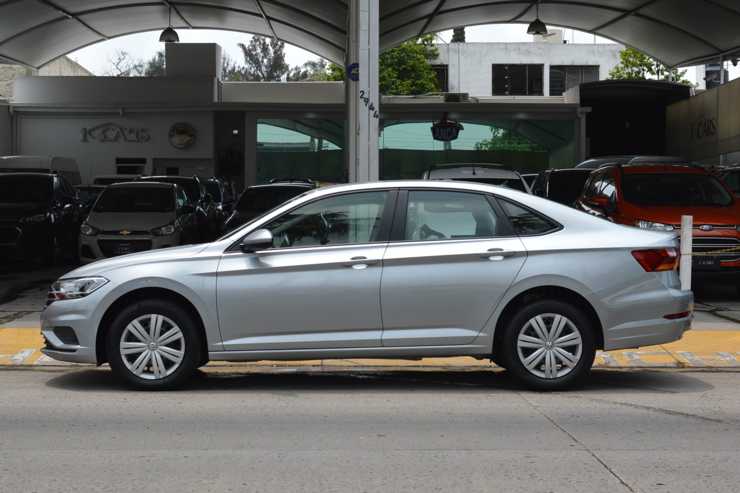 Volkswagen Jetta 2019 Trendline Automático Plata