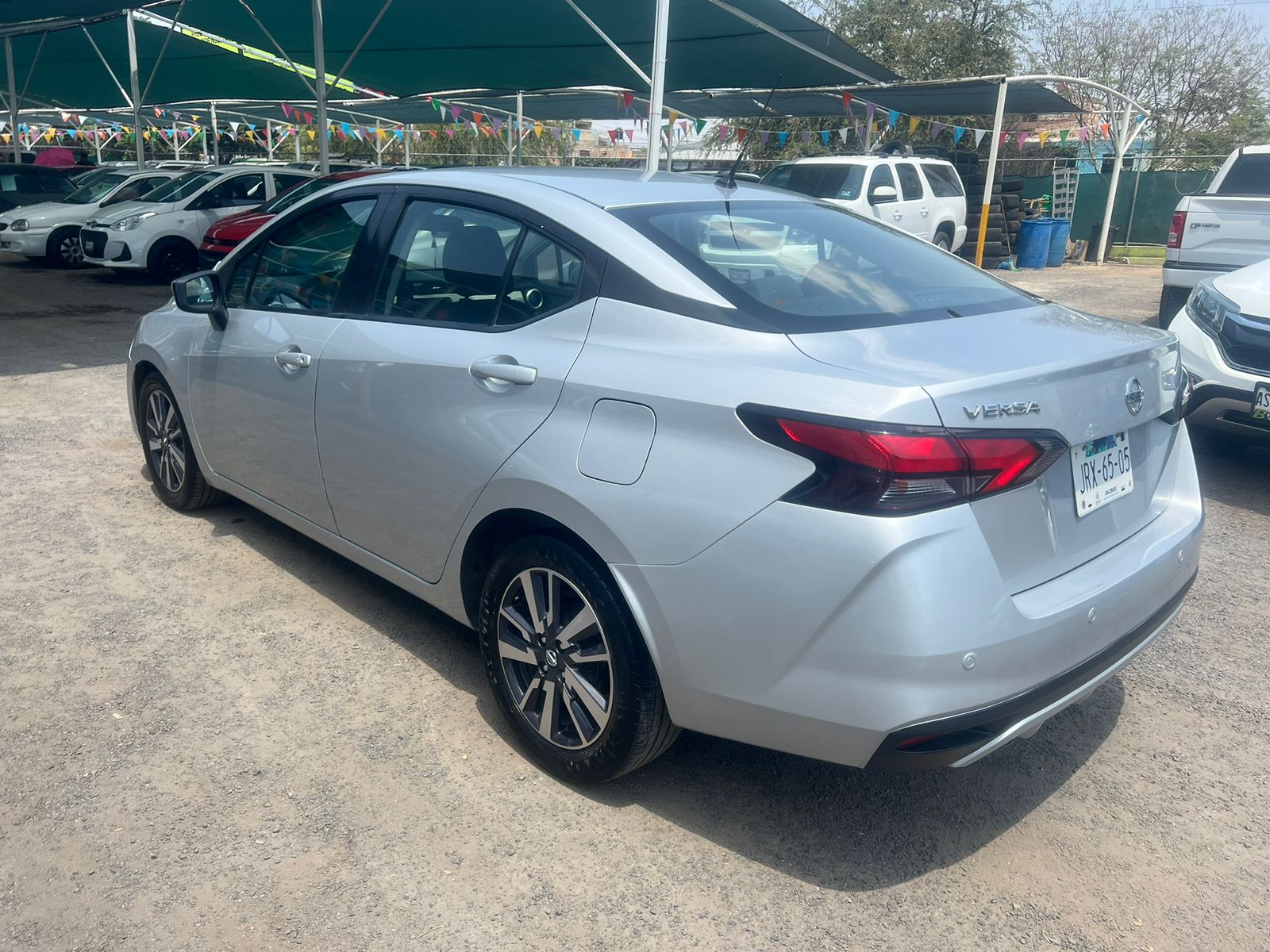 Nissan Versa 2020 ADVANCE Automático Plata