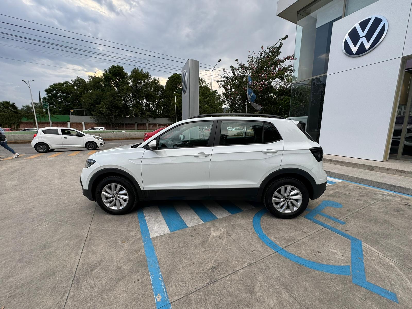 Volkswagen T-Cross 2023 Trendline Automático Blanco