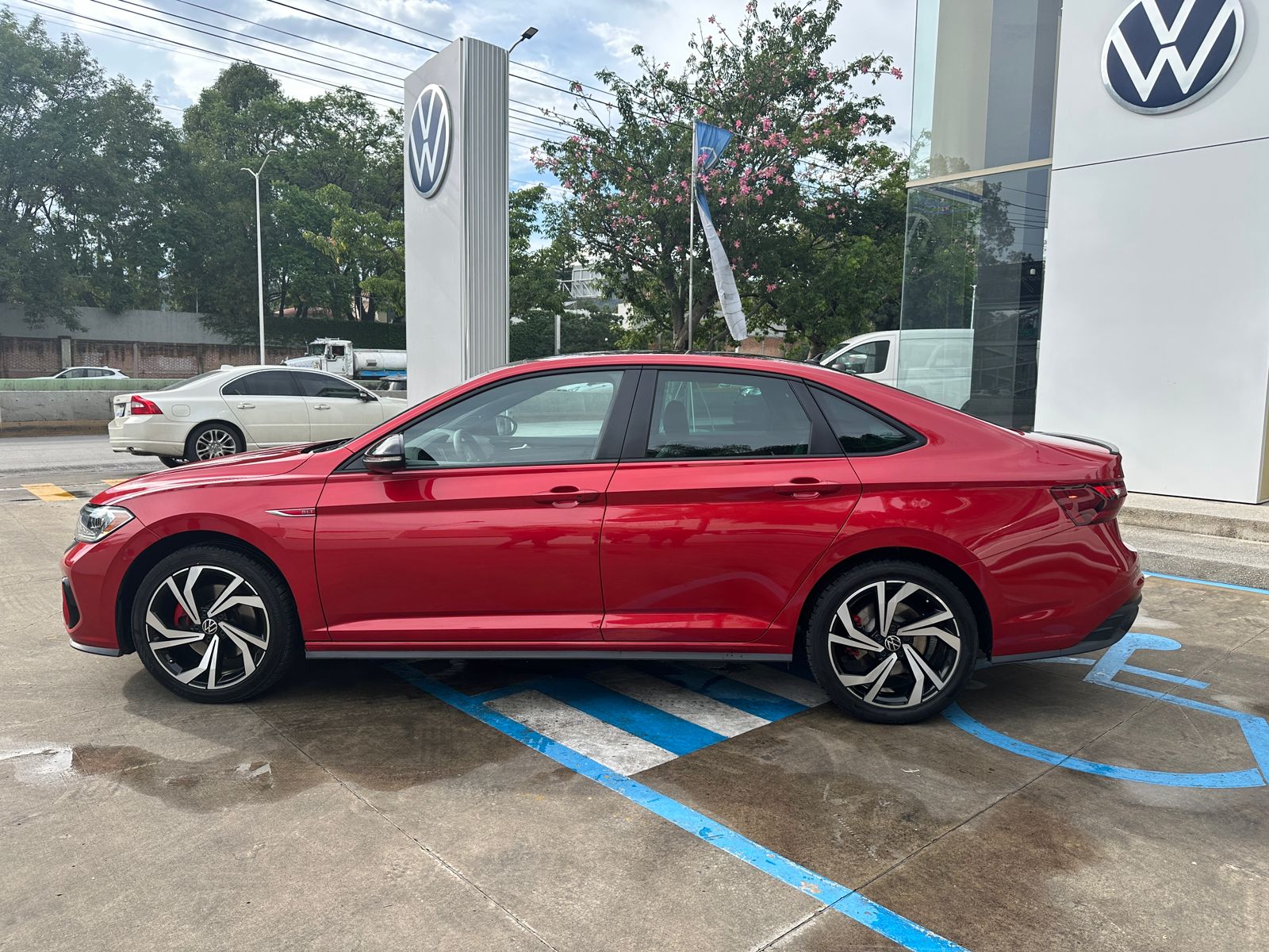 Volkswagen Jetta 2023 GLI Automático Rojo