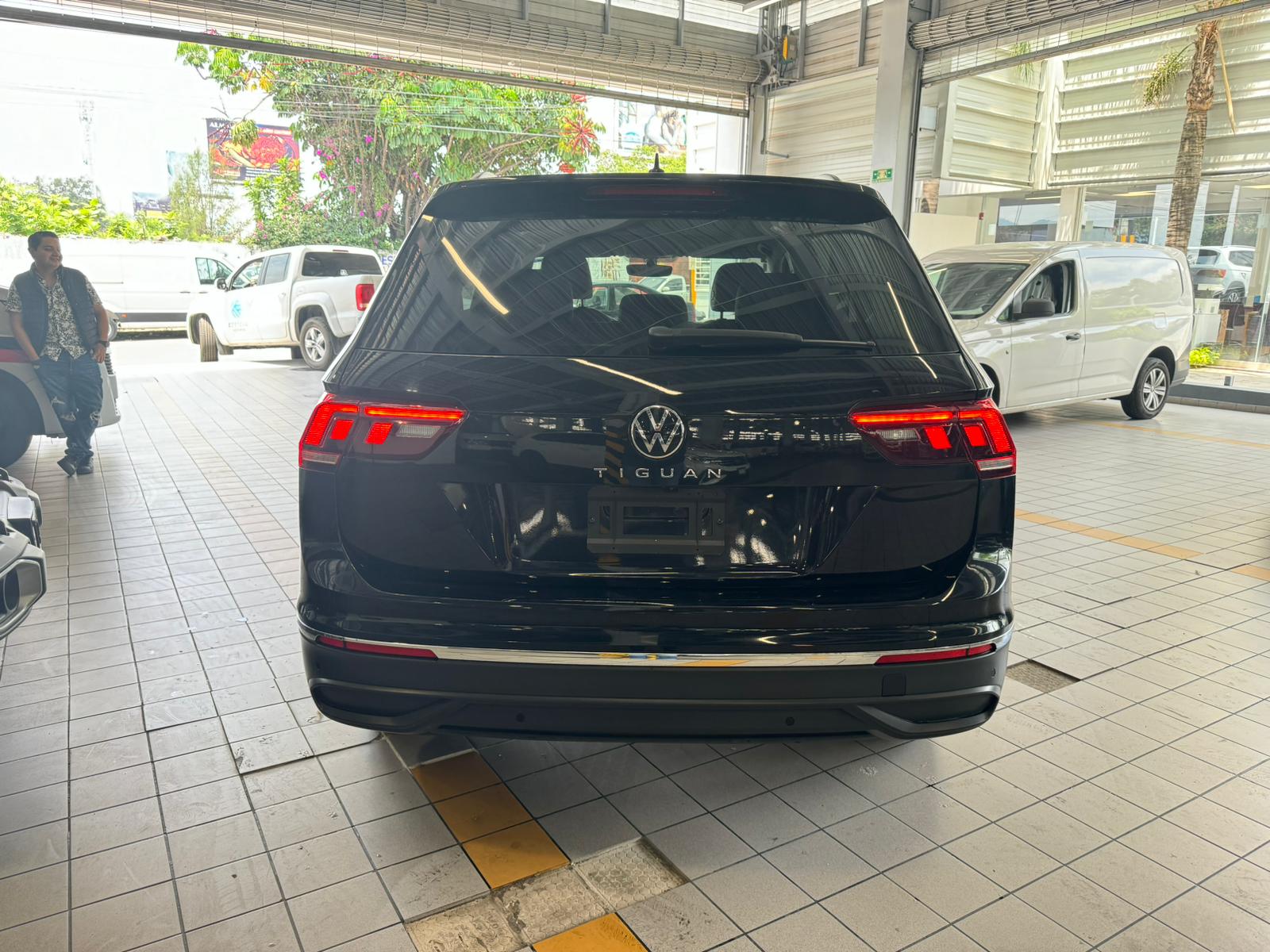 Volkswagen Tiguan 2023 Comfortline Automático Negro