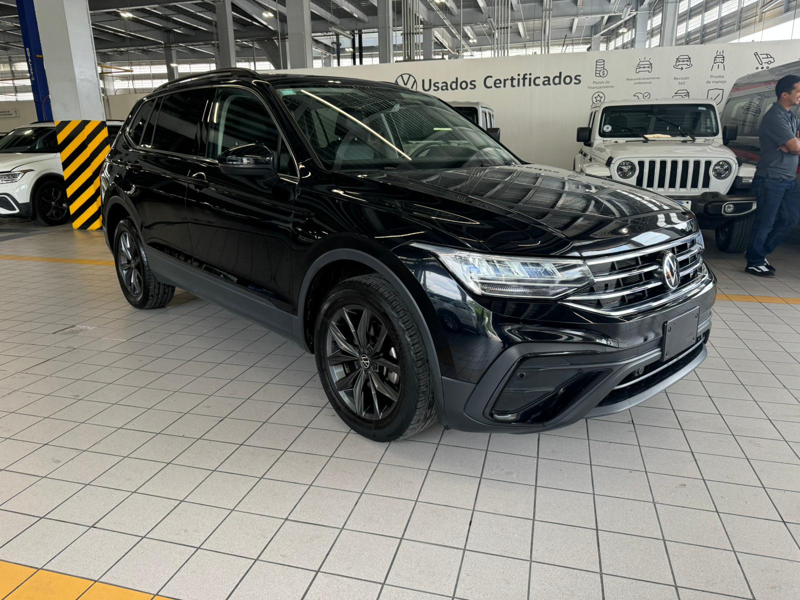 Volkswagen Tiguan 2023 Comfortline Automático Negro