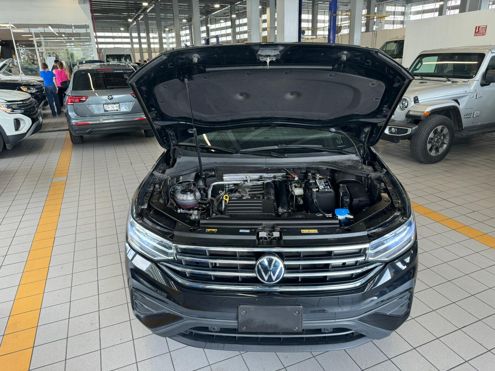 Volkswagen Tiguan 2023 Comfortline Automático Negro