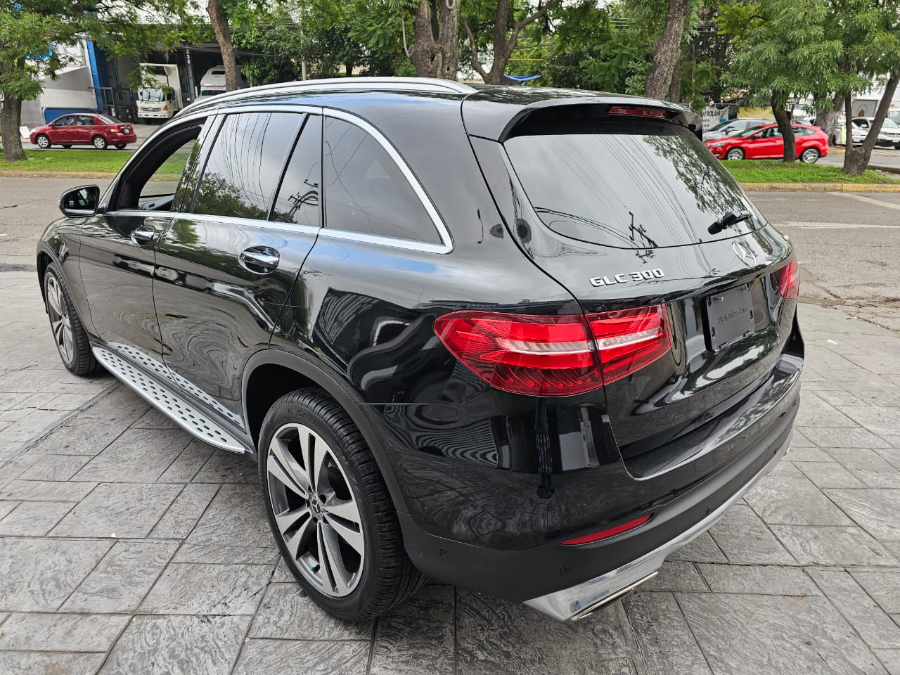 Mercedes-Benz Clase GLC 2019 300 OFF ROAD Automático Negro