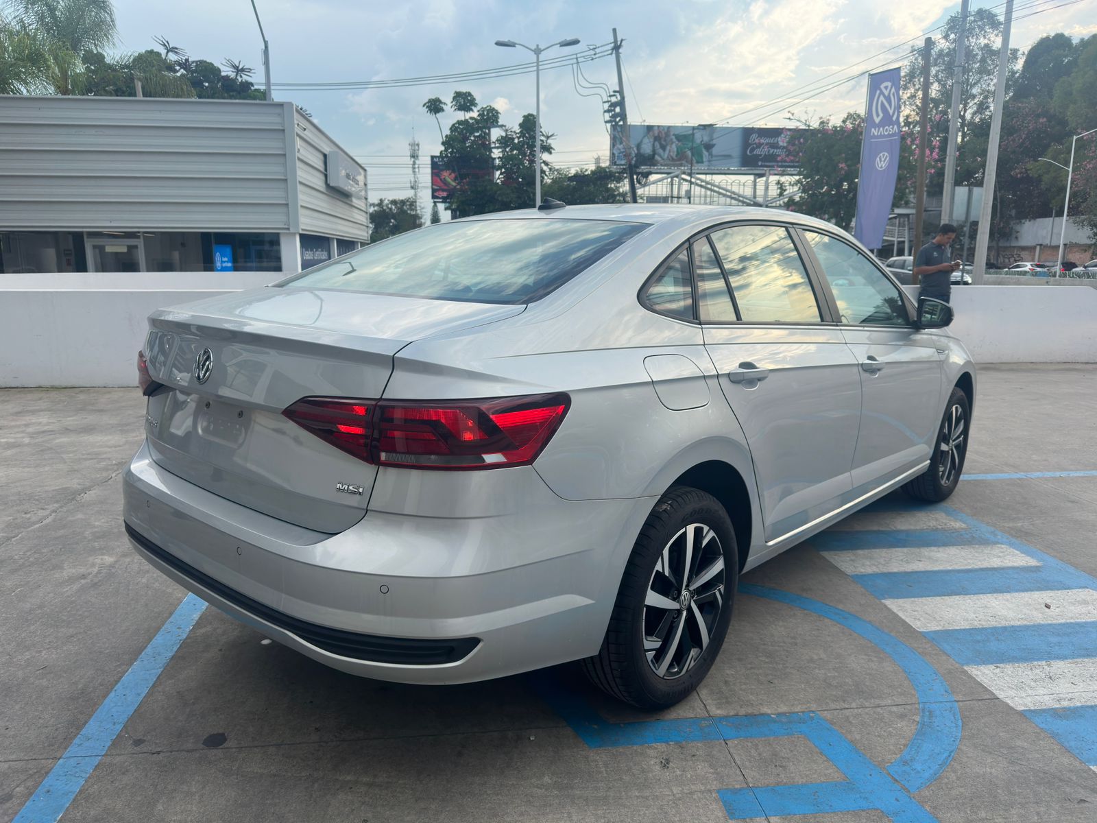 Volkswagen Virtus 2022 Comfortline Automático Plata