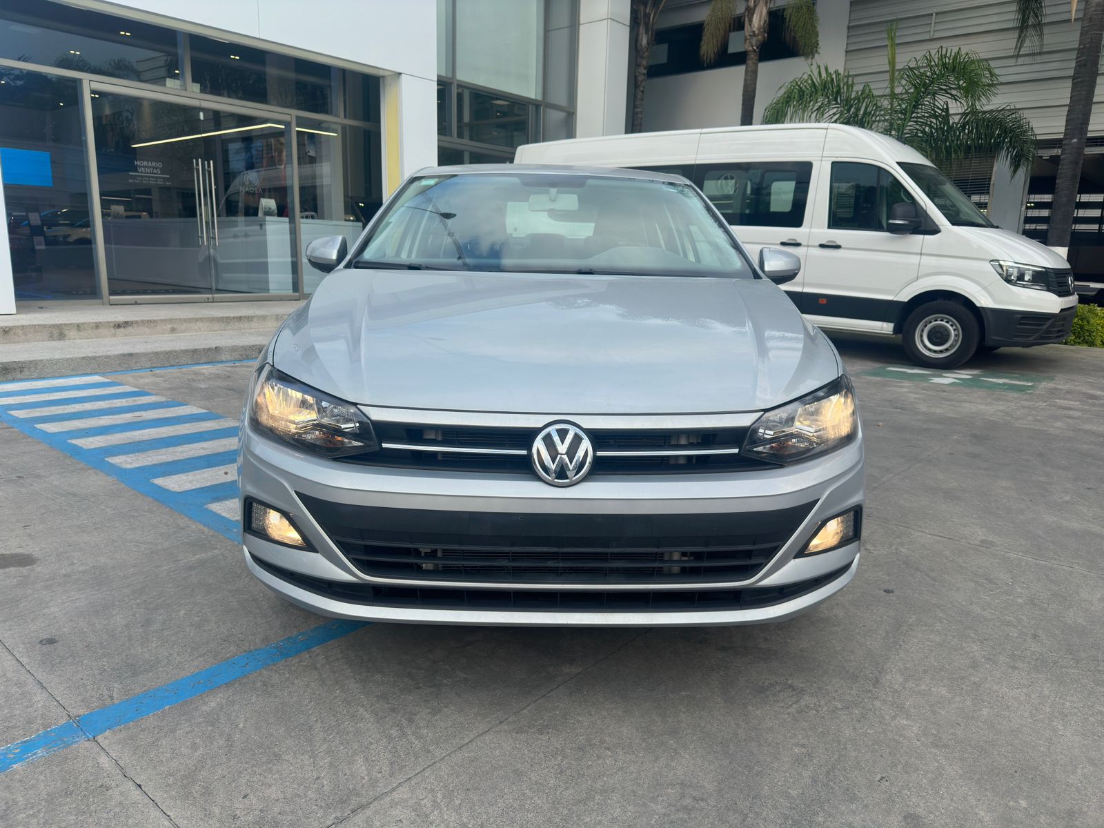 Volkswagen Virtus 2022 Comfortline Automático Plata