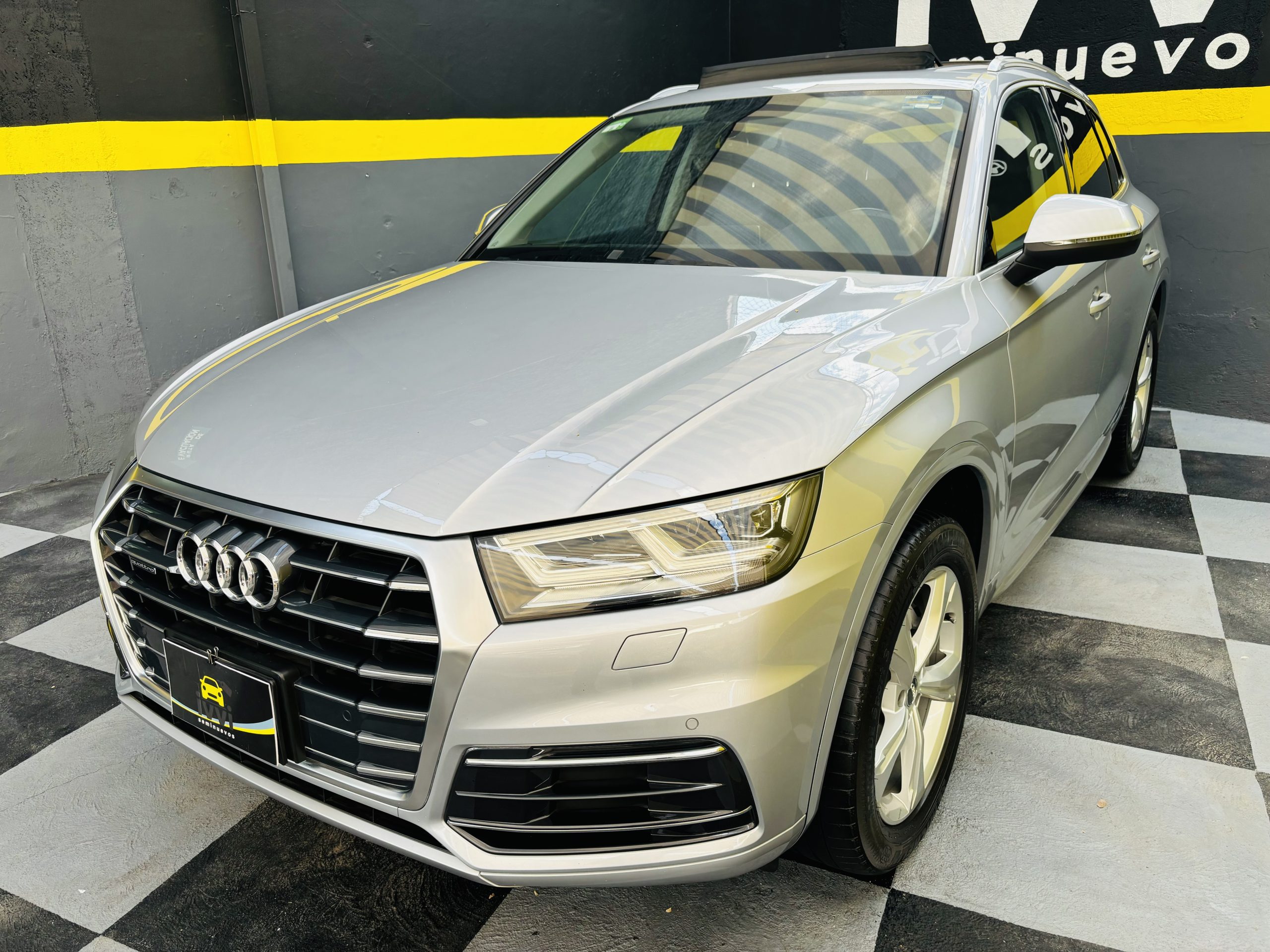 Audi Q5 2019 ELITE Automático Plata