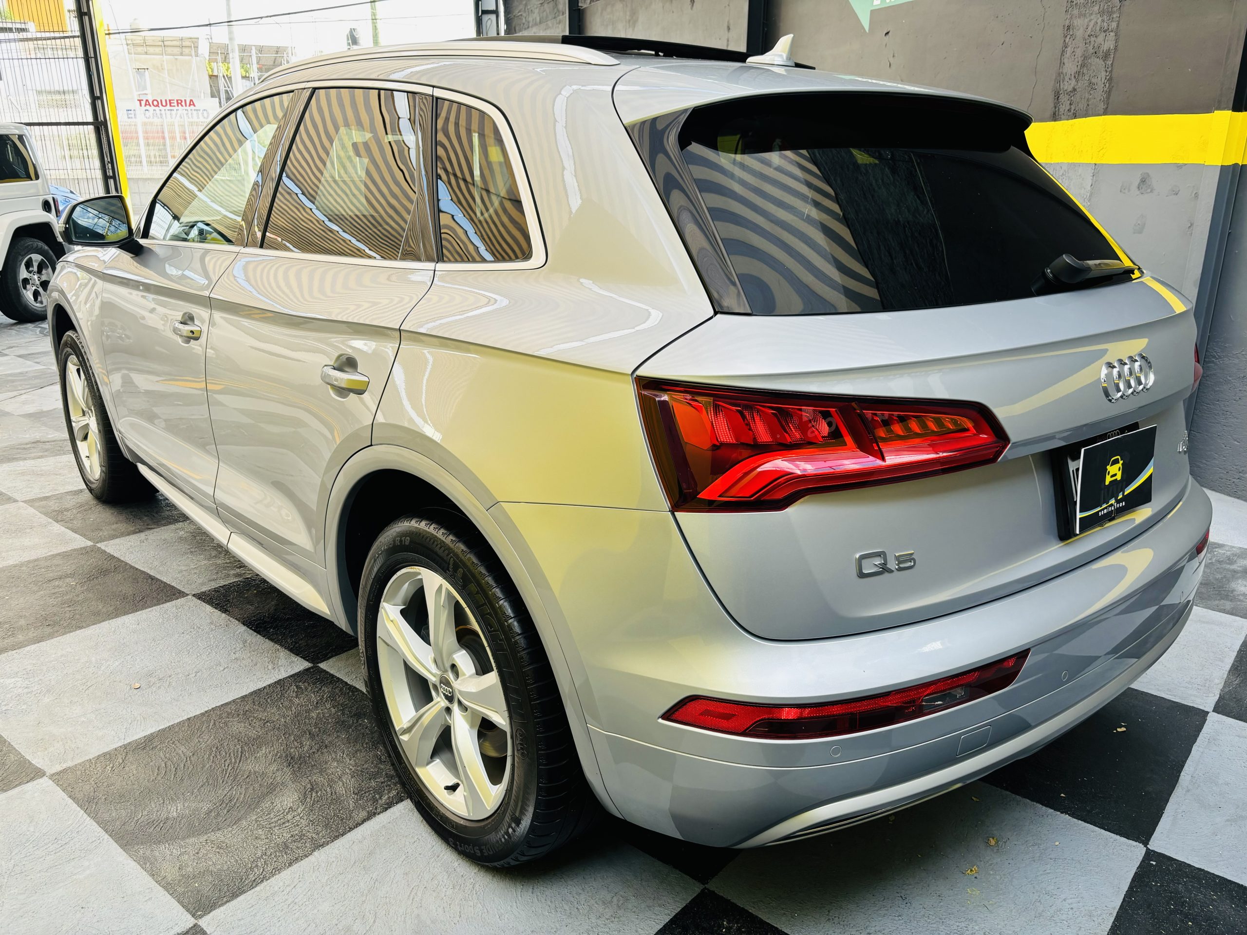 Audi Q5 2019 ELITE Automático Plata