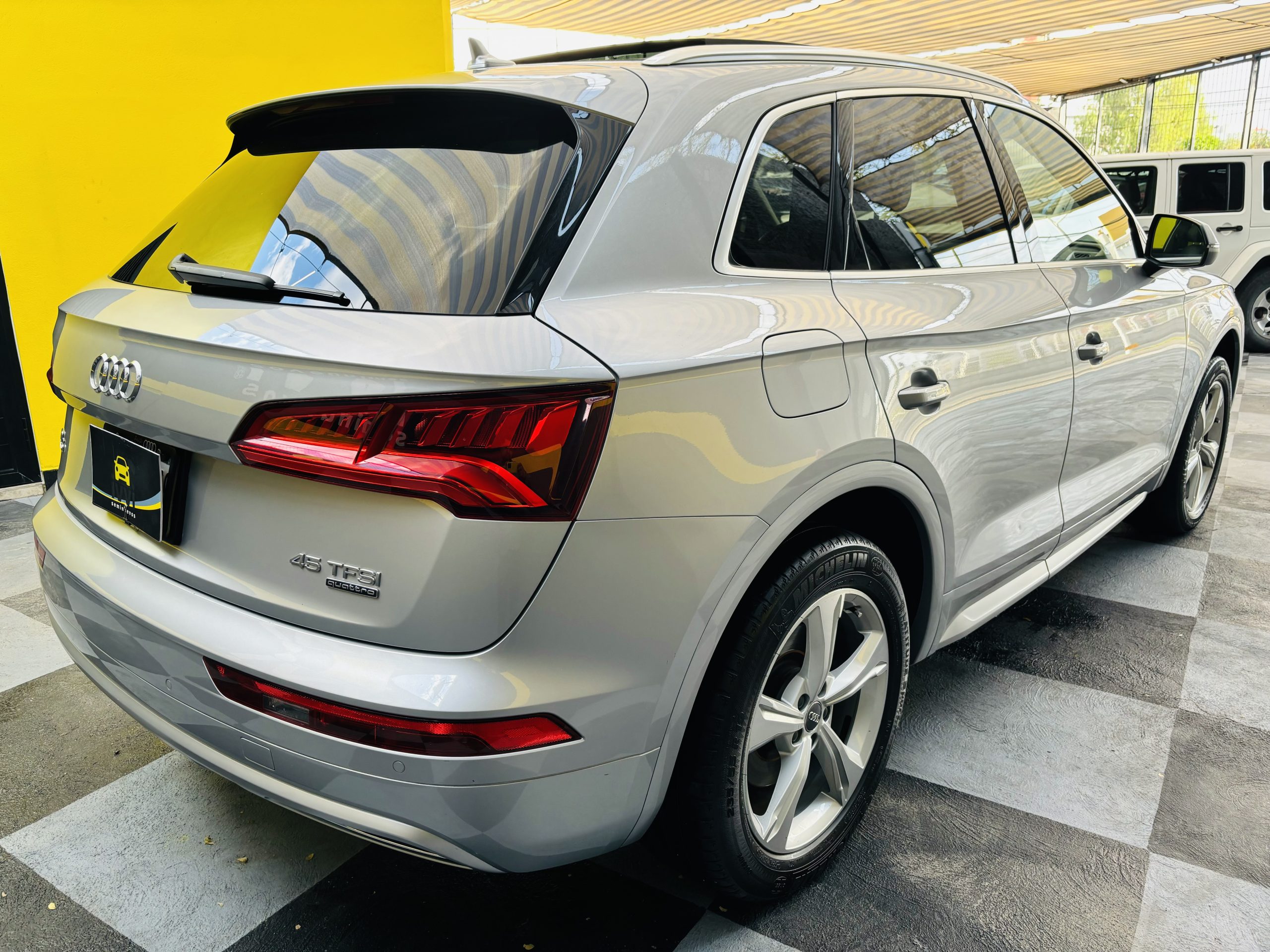 Audi Q5 2019 ELITE Automático Plata