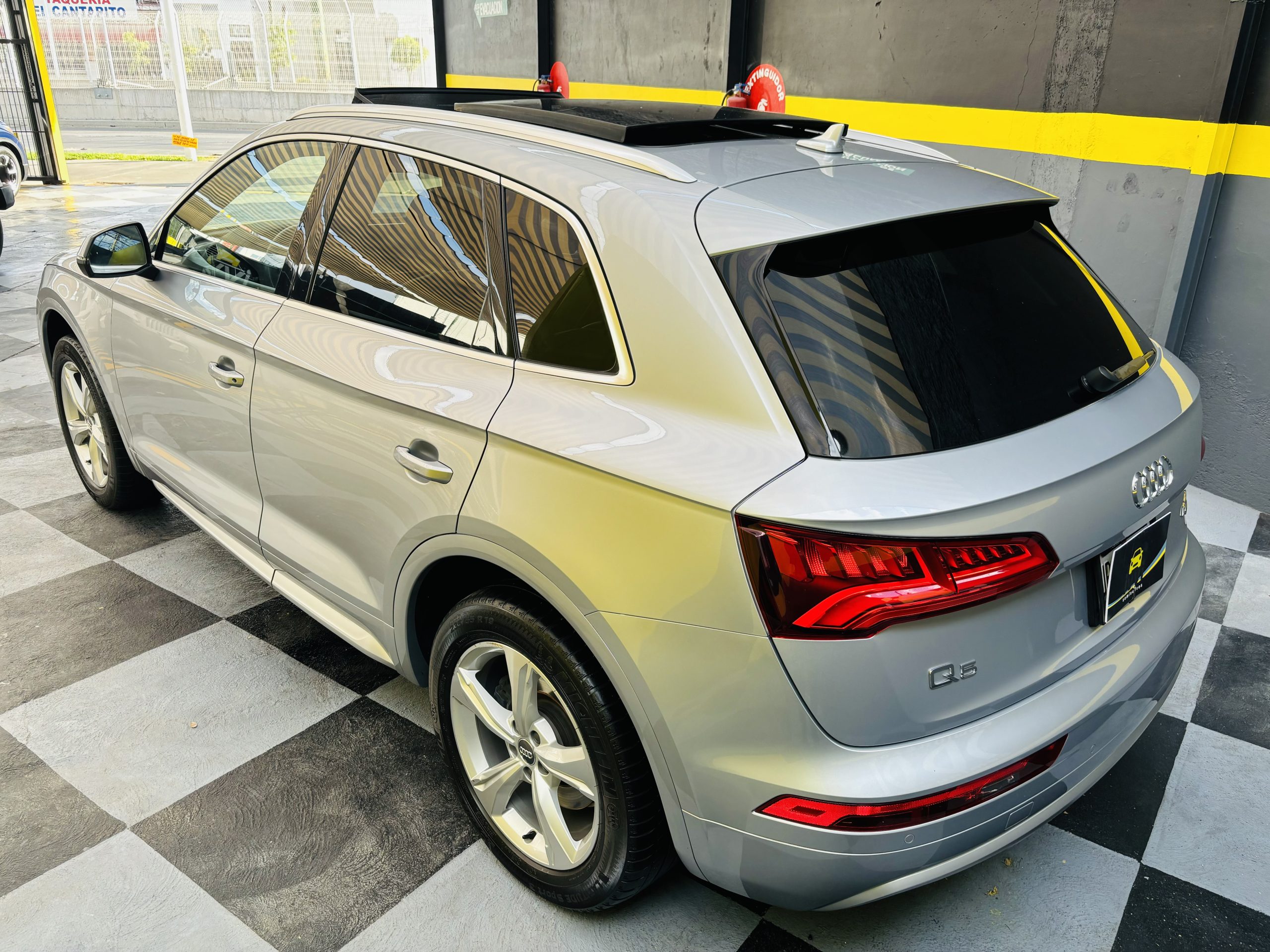 Audi Q5 2019 ELITE Automático Plata