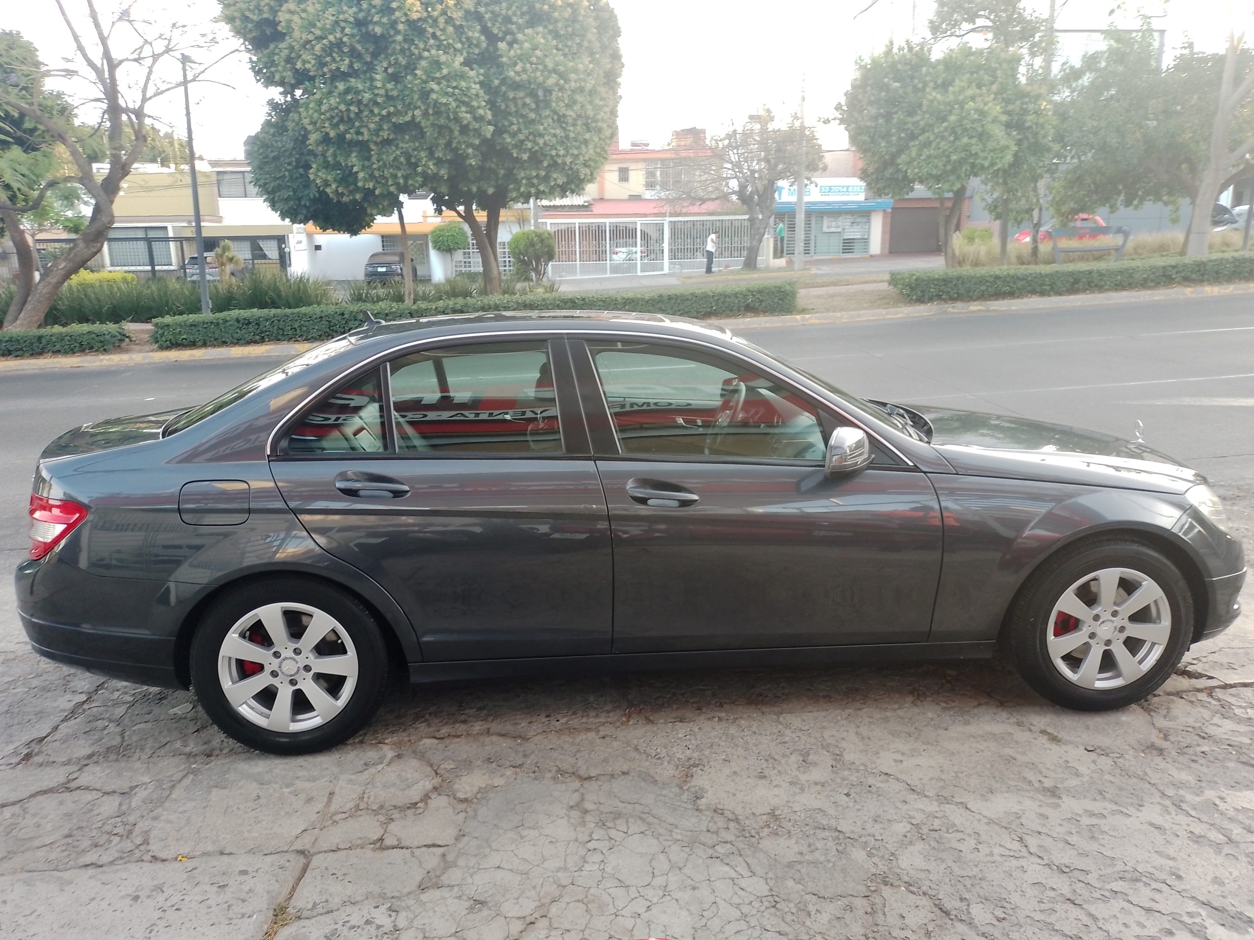 Mercedes-Benz Clase C 2010 C200 Automático Gris