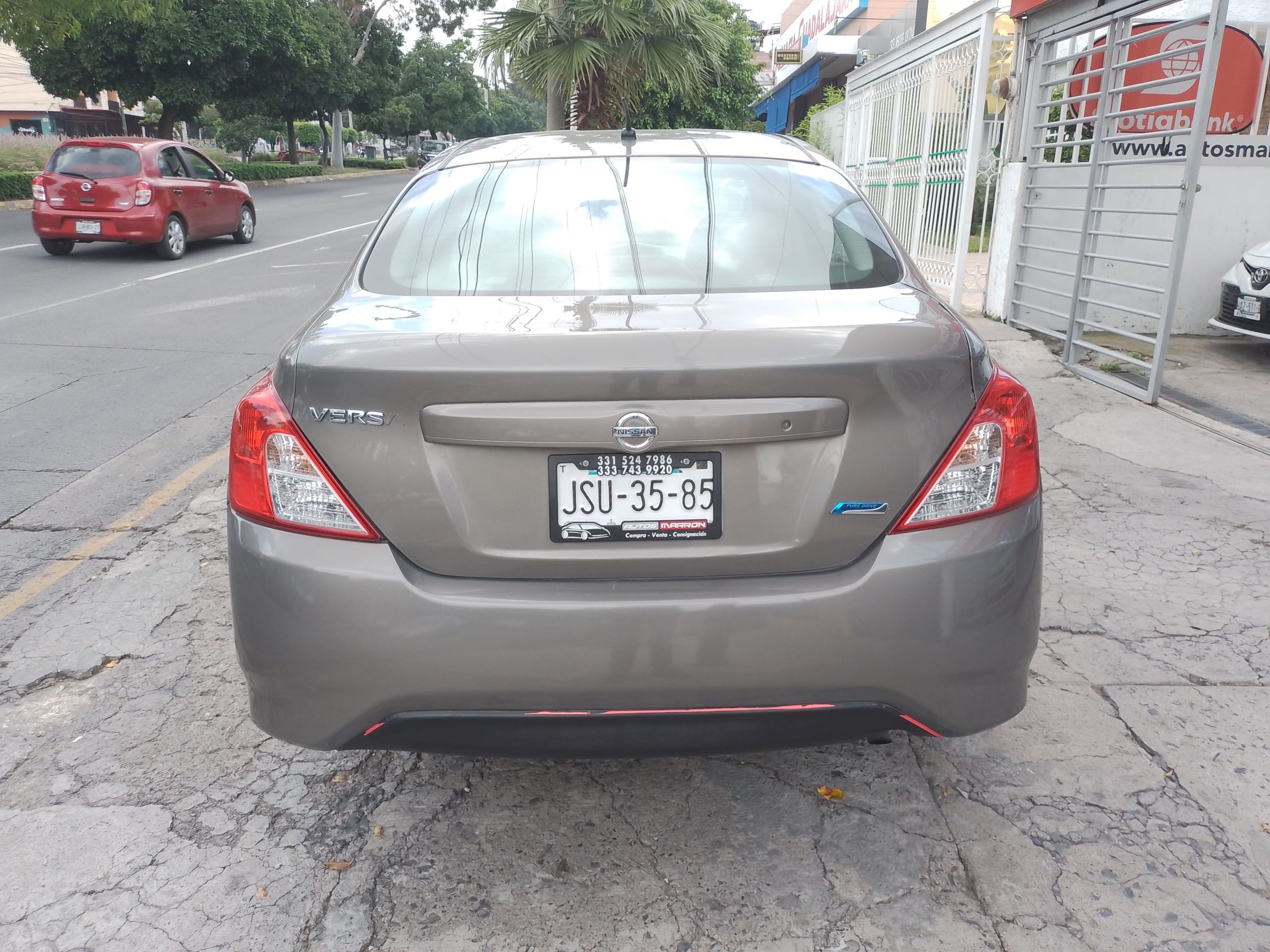 Nissan Versa 2015 SENCE Automático Gris