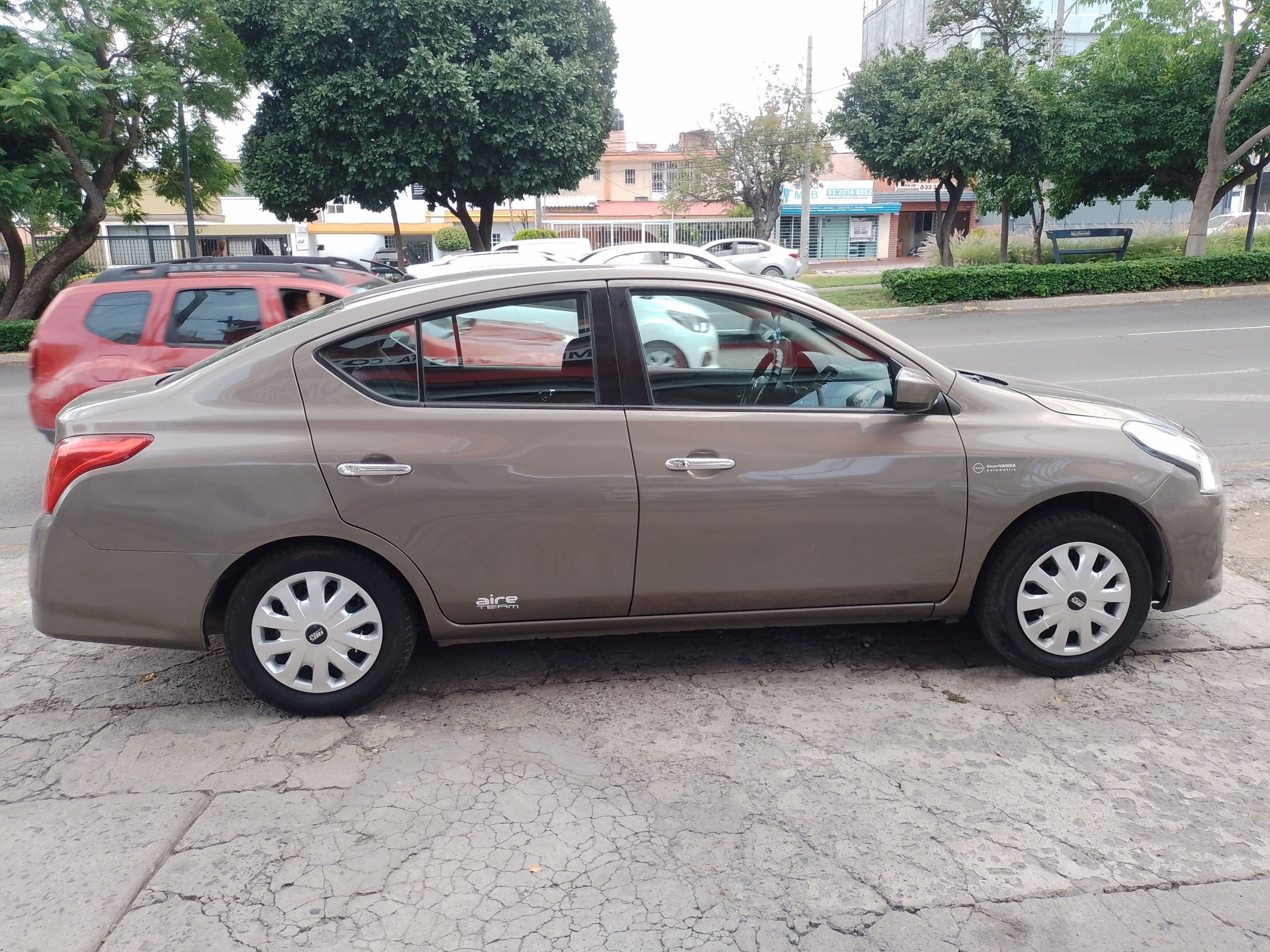 Nissan Versa 2015 SENCE Automático Gris