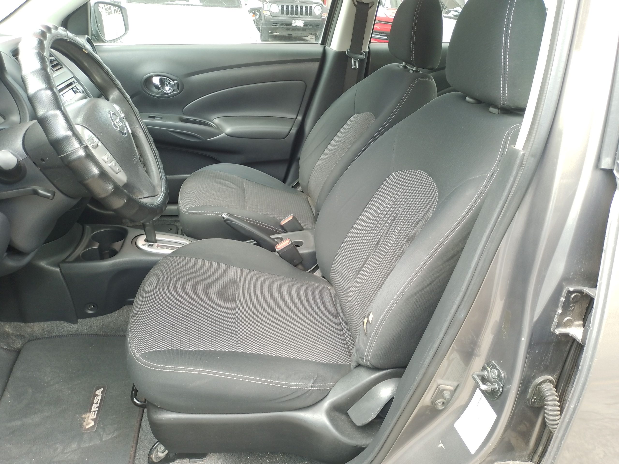 Nissan Versa 2015 SENCE Automático Gris