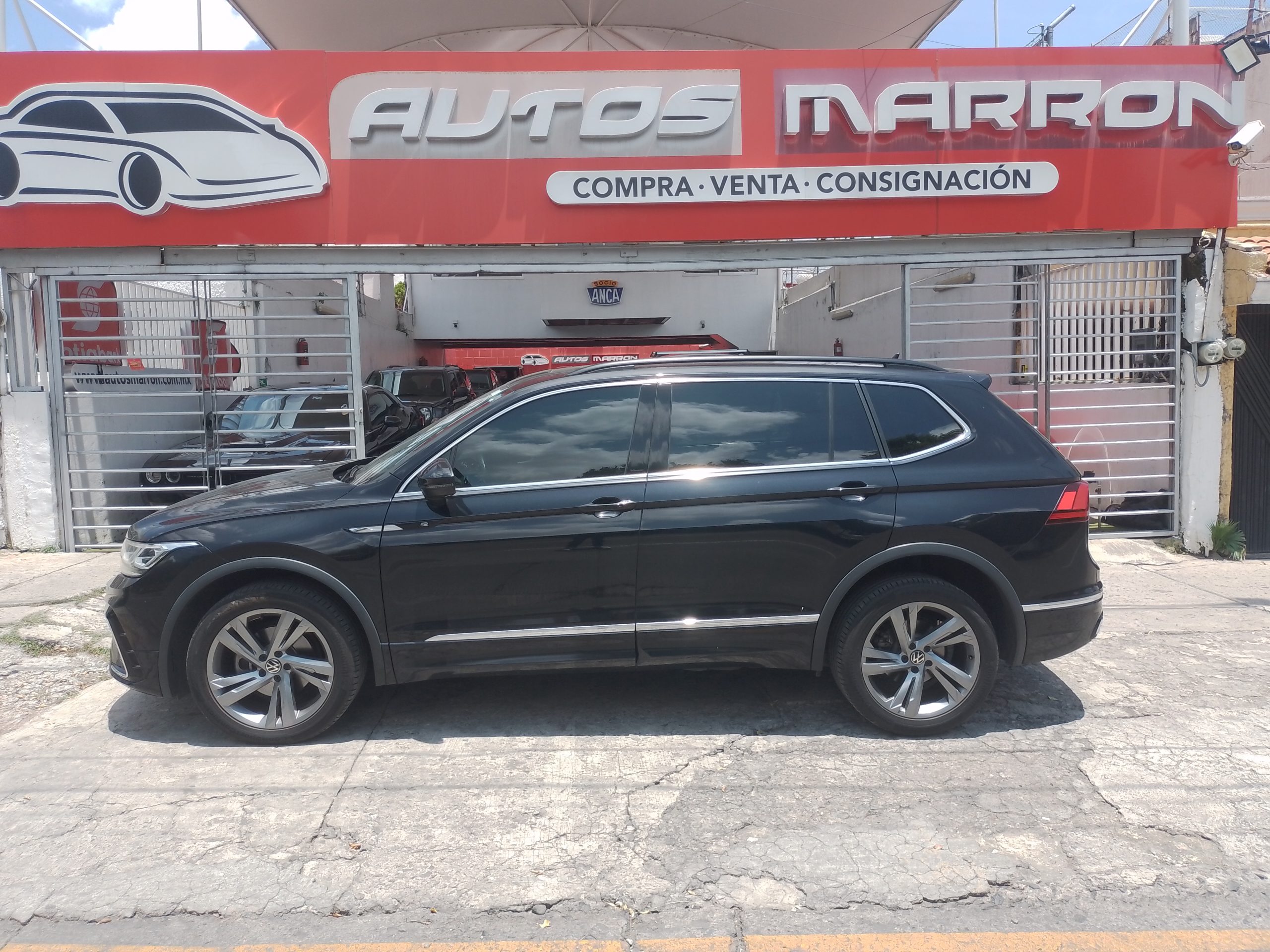 Volkswagen Tiguan 2023 CONFORLINE Automático Negro