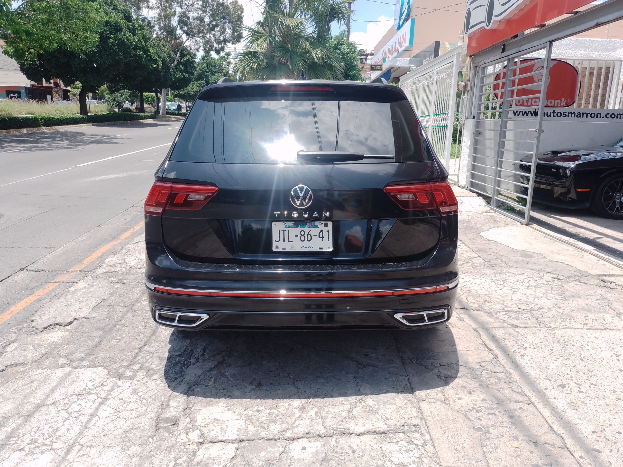 Volkswagen Tiguan 2023 CONFORLINE Automático Negro