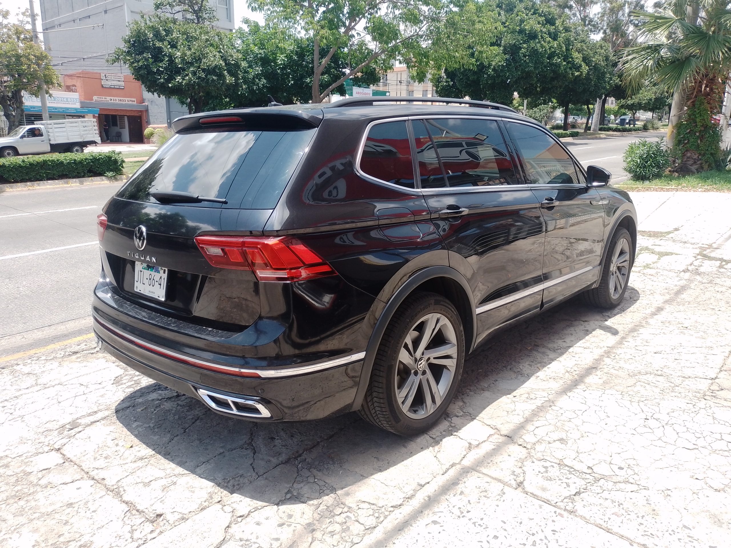 Volkswagen Tiguan 2023 CONFORLINE Automático Negro