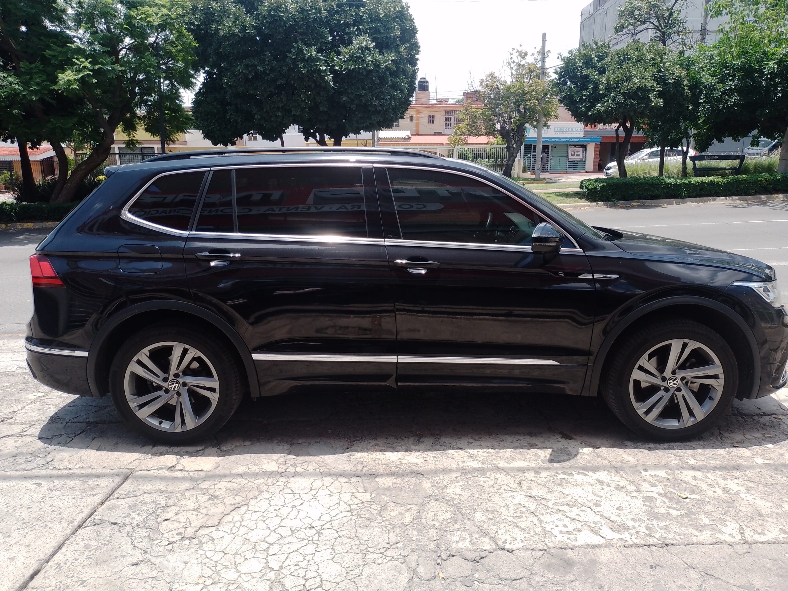 Volkswagen Tiguan 2023 CONFORLINE Automático Negro