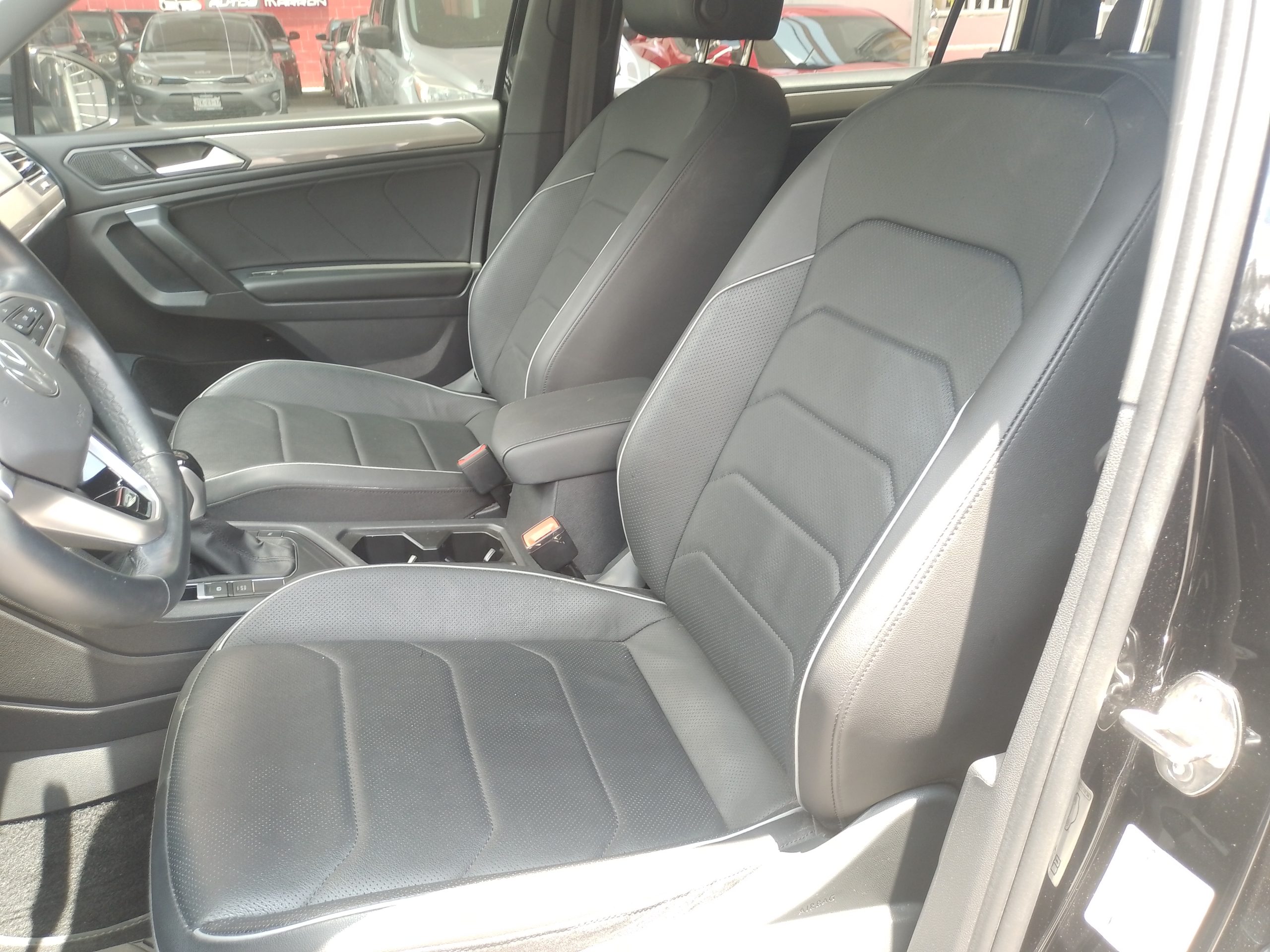 Volkswagen Tiguan 2023 CONFORLINE Automático Negro