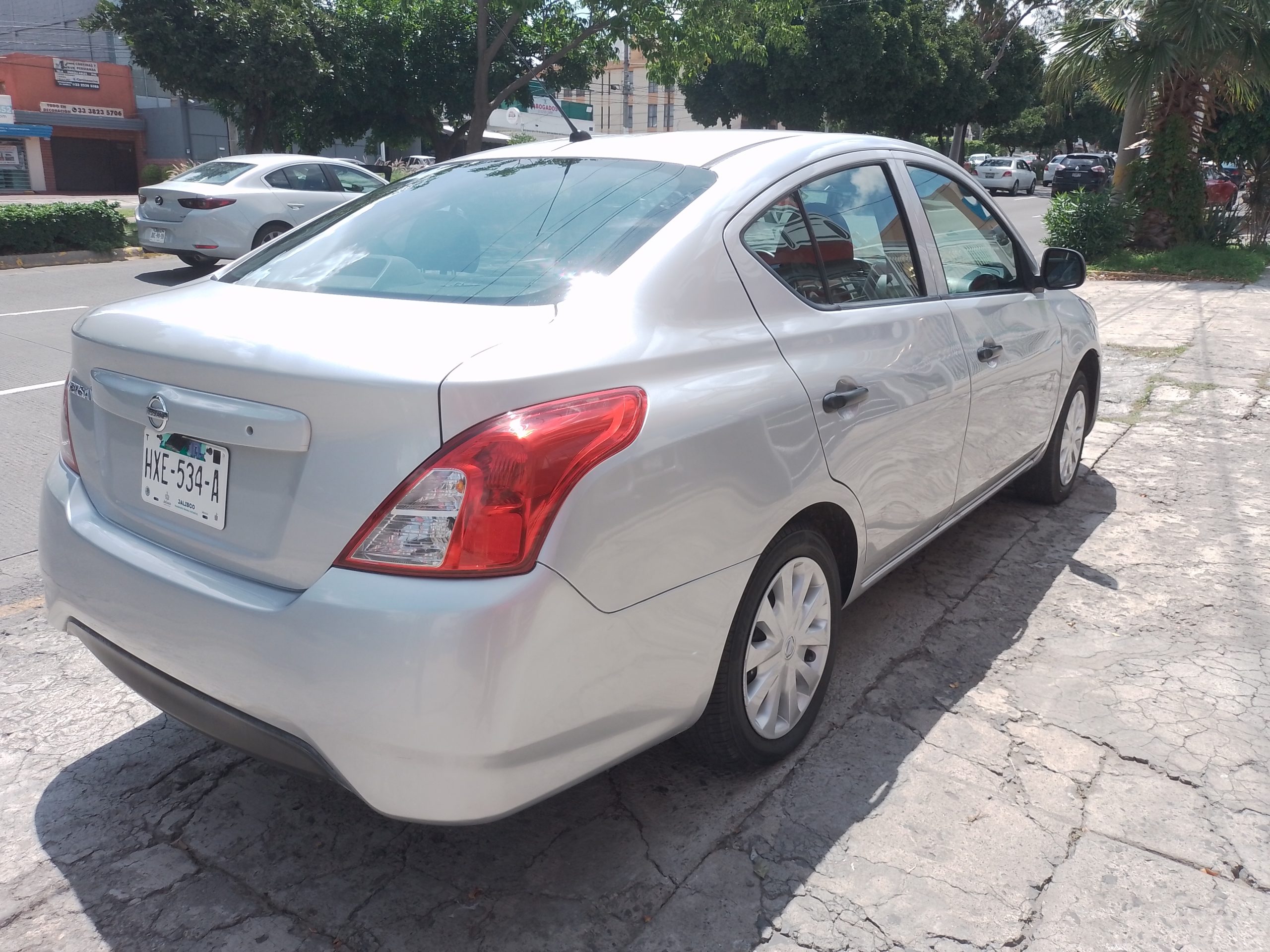 Nissan Versa 2018 DRIVE Manual Plata